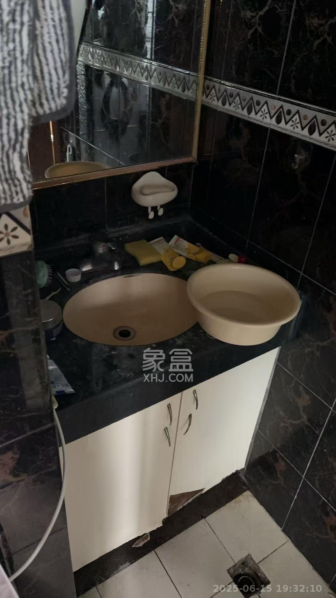 和府 1室1厅1卫 1000.0元/月 和府 1室1厅1卫 1000.0元/月室内图