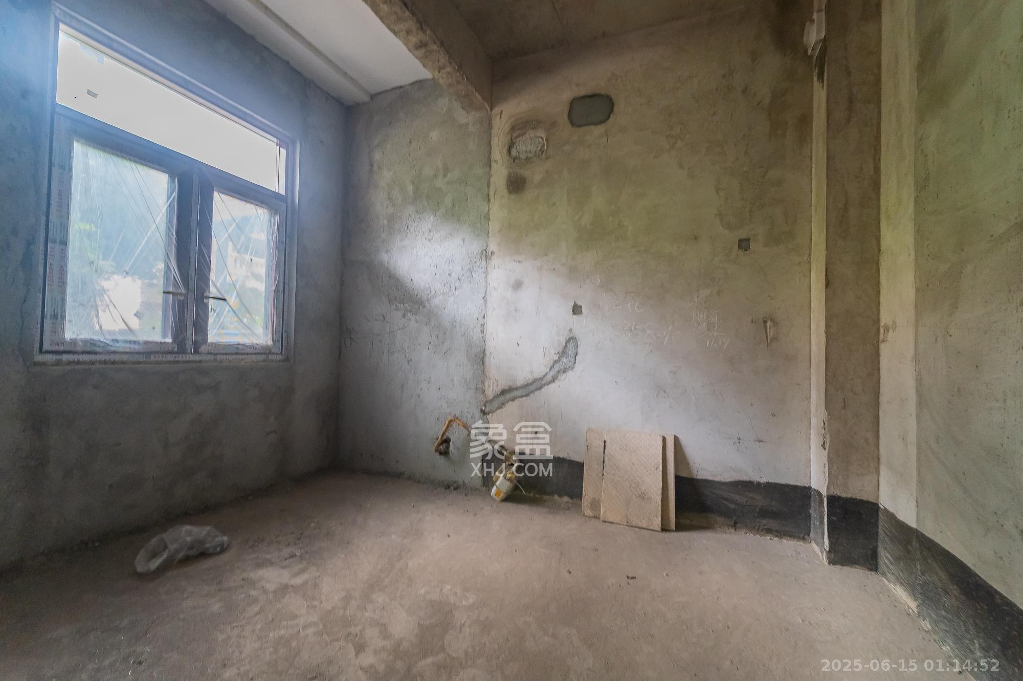 深业睿城 6室2厅5卫 650.0万 深业睿城 6室2厅5卫 650.0万其他