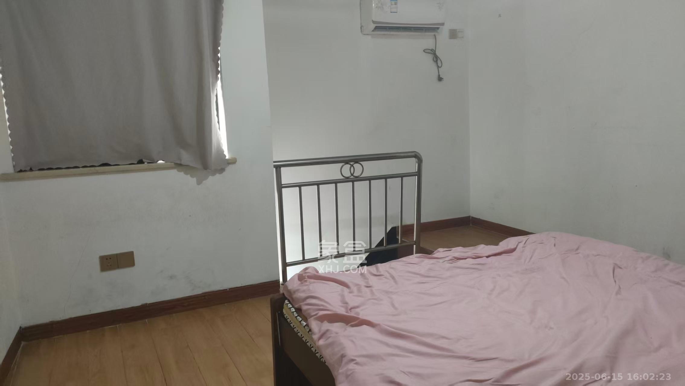 高正街散盘  1室1厅1卫    1100.0元/月 高正街散盘  1室1厅1卫    1100.0元/月室内图