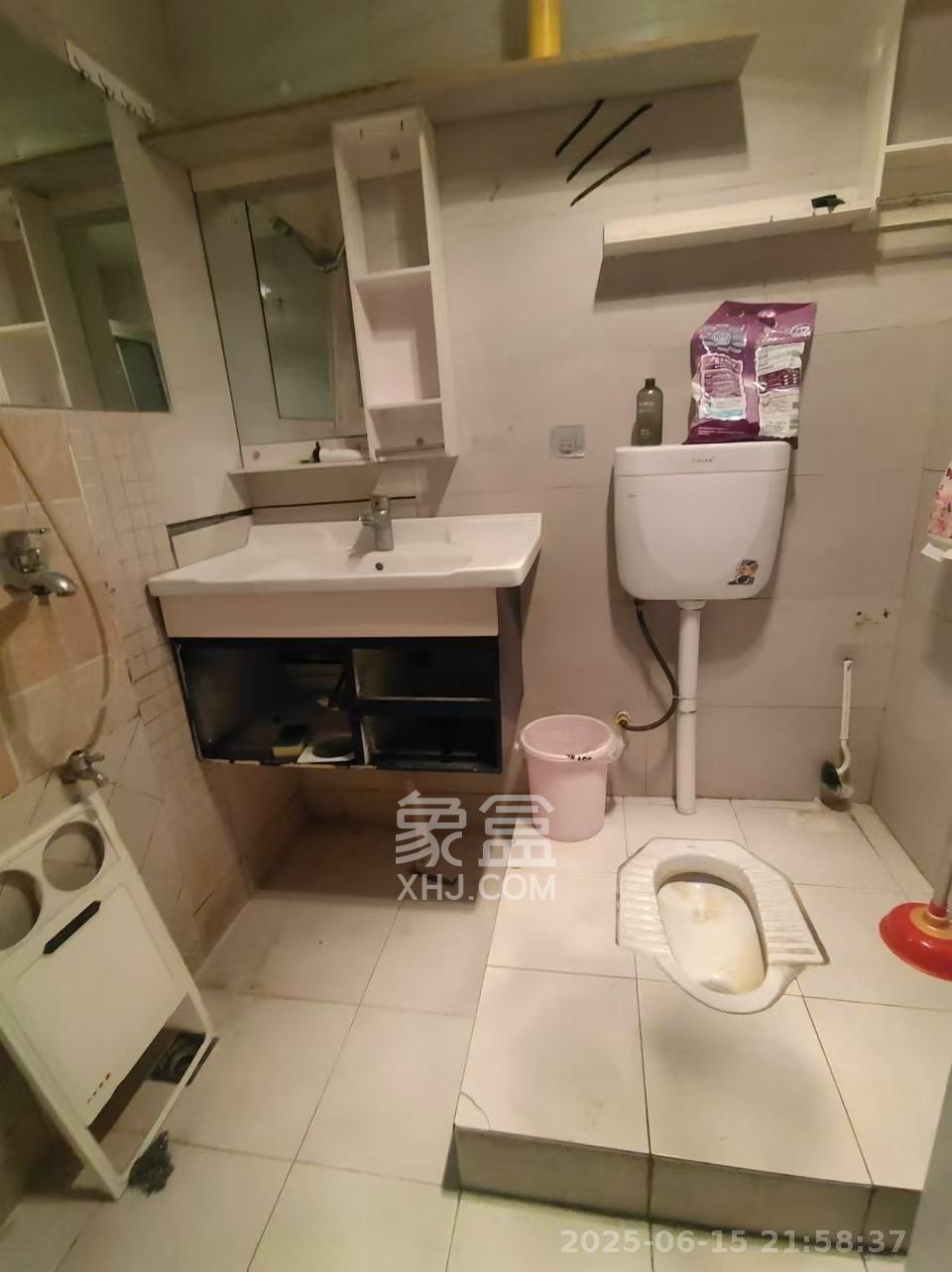 上城星座  1室1厅1卫    1800.0元/月室内图