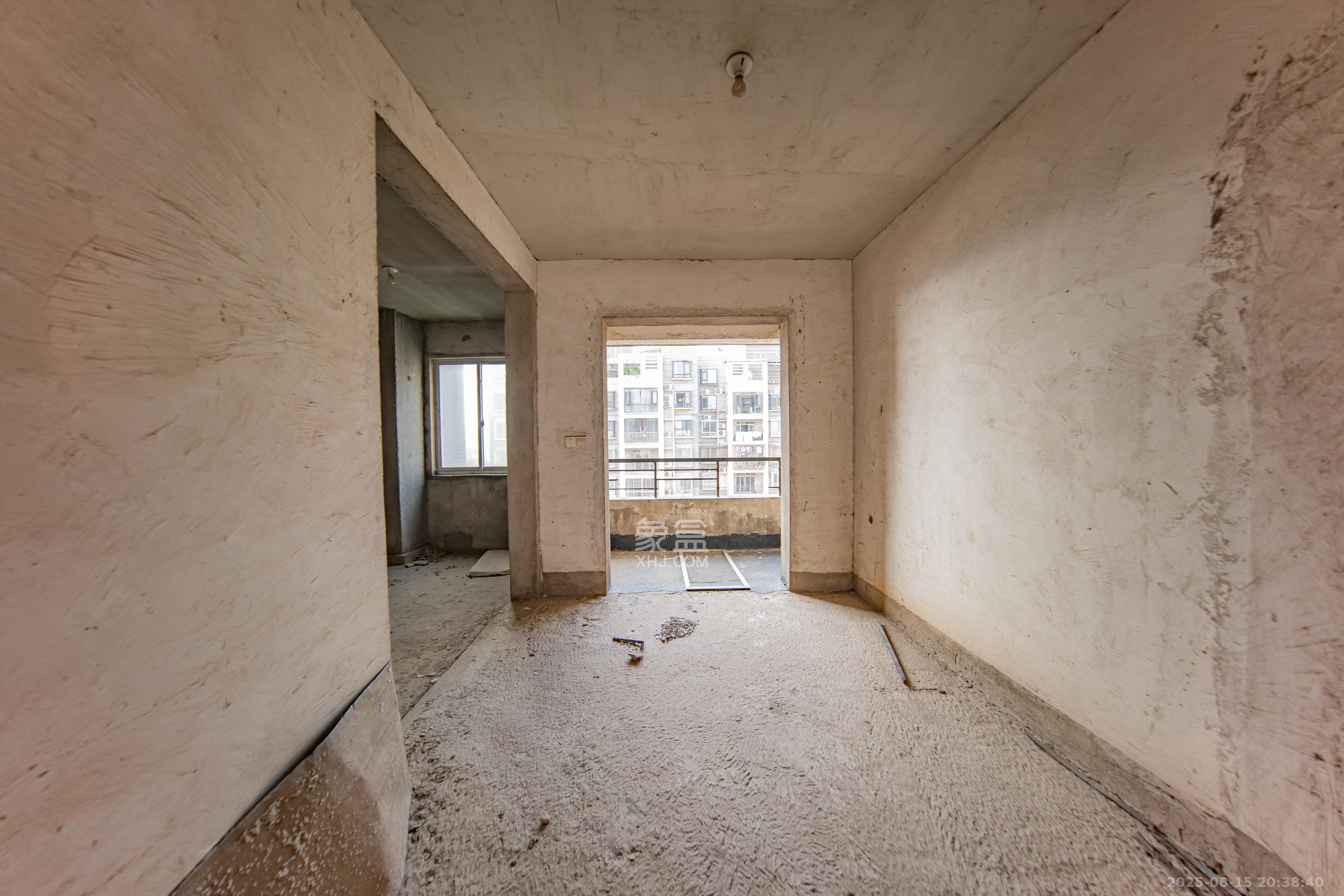 含浦家苑 3室2厅2卫 68.0万 含浦家苑 3室2厅2卫 68.0万客厅