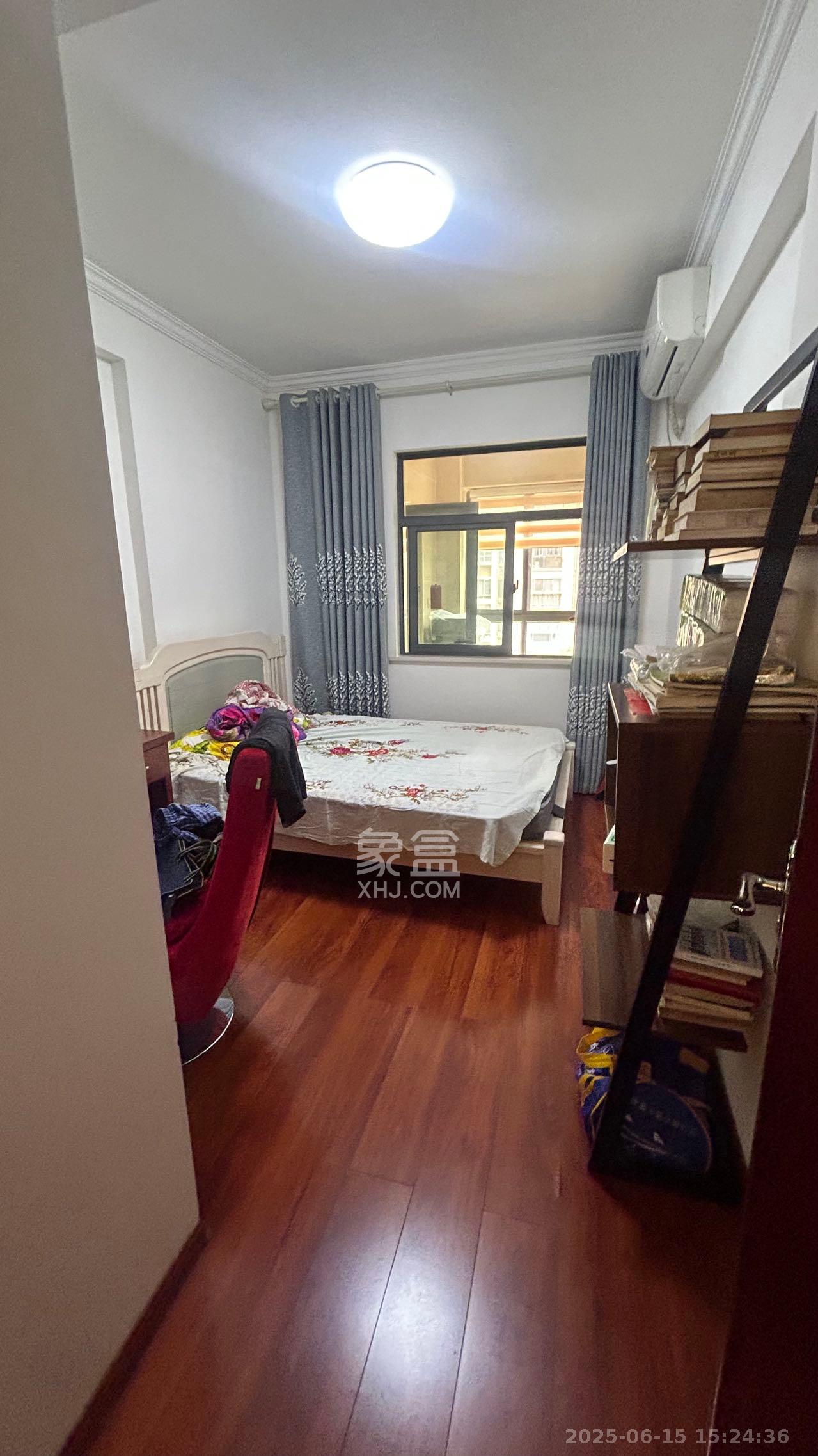 和美星城 3室2厅1卫 2300.0元/月 和美星城 3室2厅1卫 2300.0元/月室内图