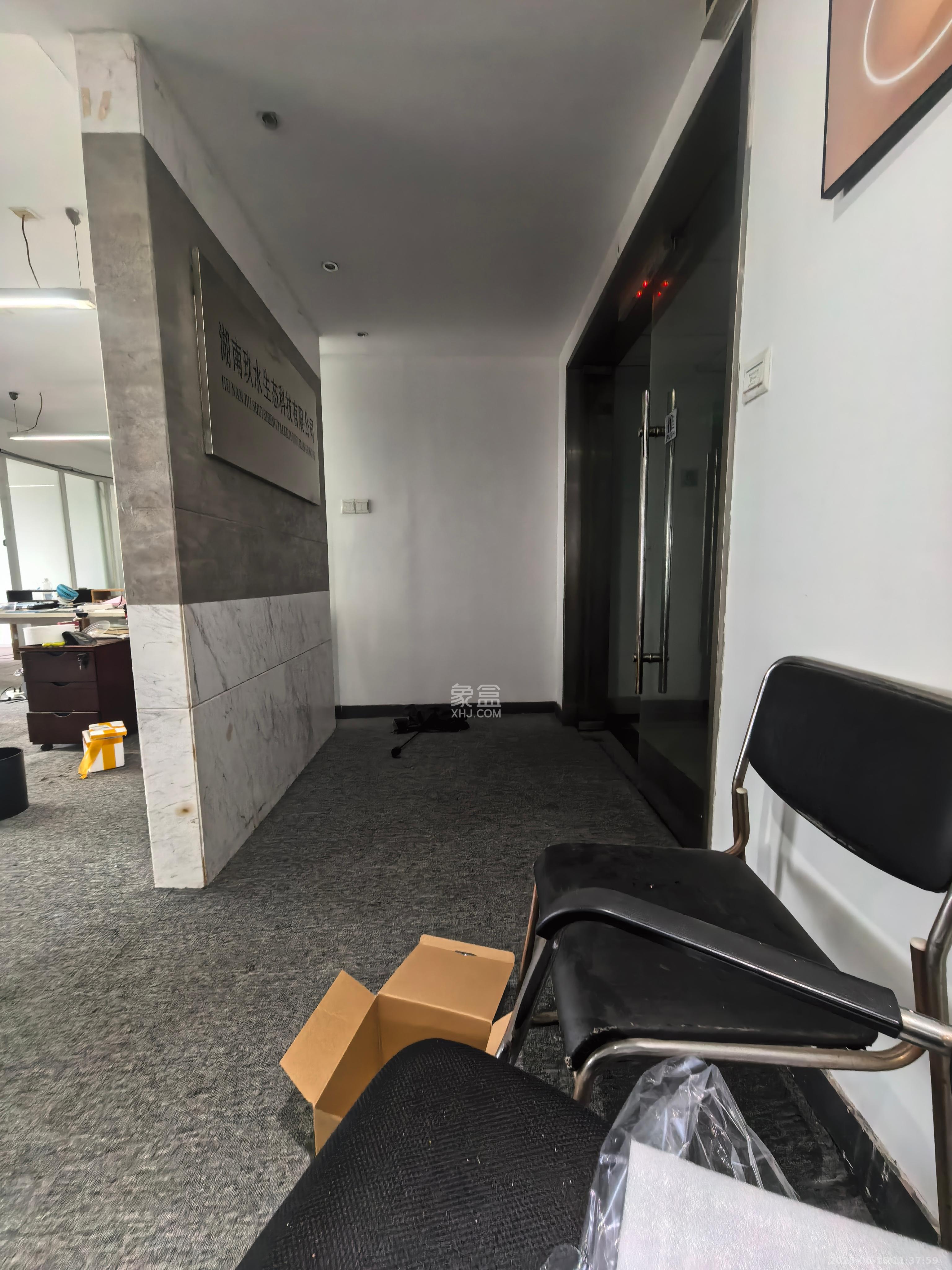 东一国际  1室2厅1卫    6500.0元/月室内图