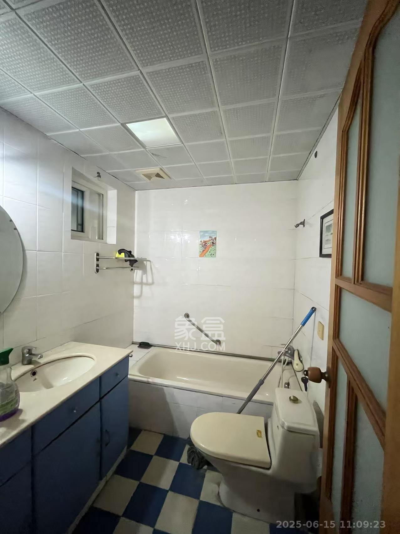 海华锦园 3室2厅1卫 2300.0元/月 海华锦园 3室2厅1卫 2300.0元/月室内图