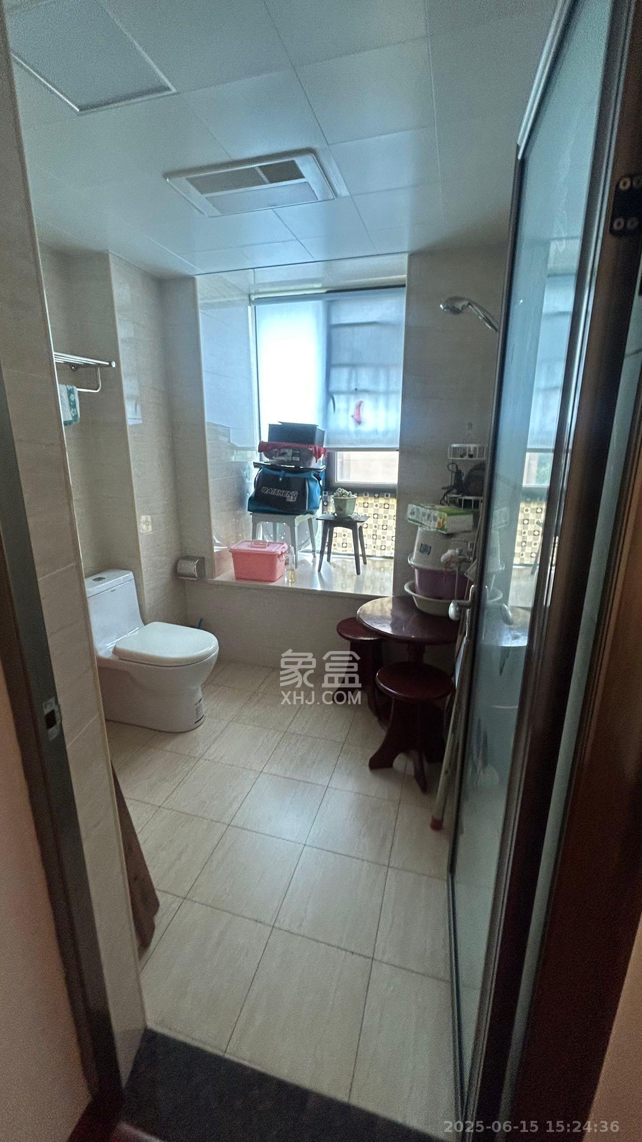 和美星城 3室2厅1卫 2300.0元/月 和美星城 3室2厅1卫 2300.0元/月室内图