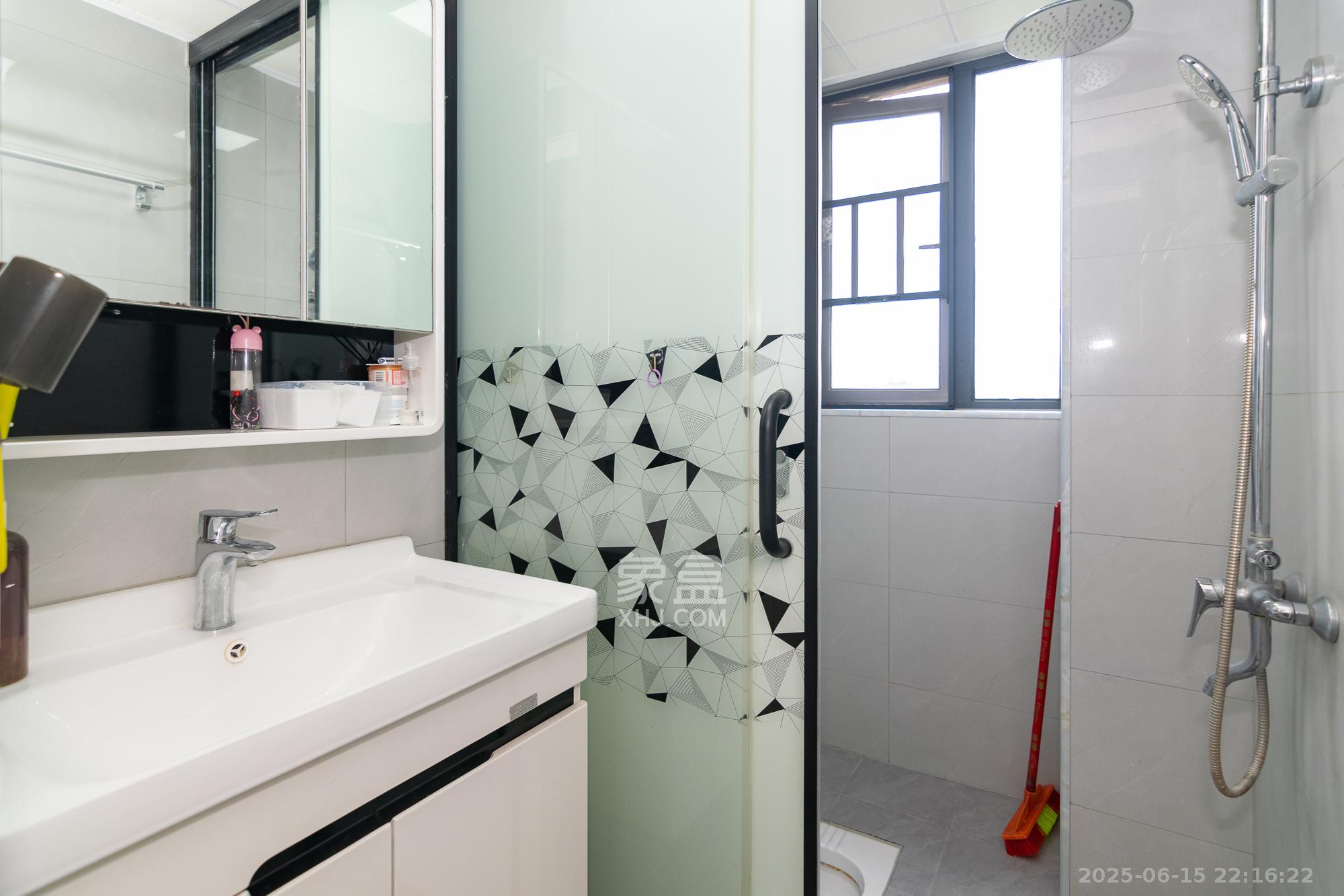 澳海月亮湾 3室2厅2卫 82.8万 澳海月亮湾 3室2厅2卫 82.8万卫生间