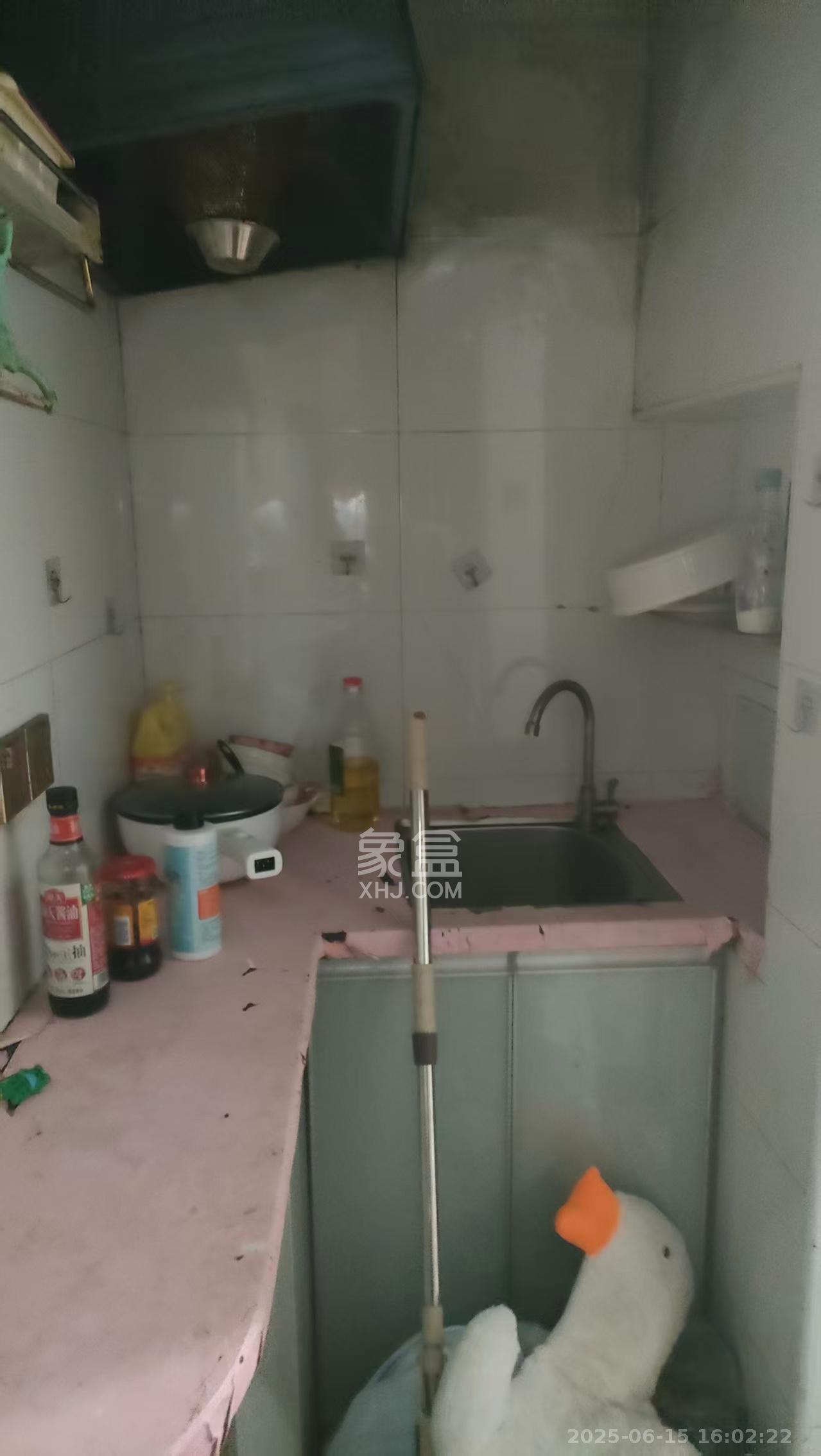 高正街散盘  1室1厅1卫    1100.0元/月 高正街散盘  1室1厅1卫    1100.0元/月室内图