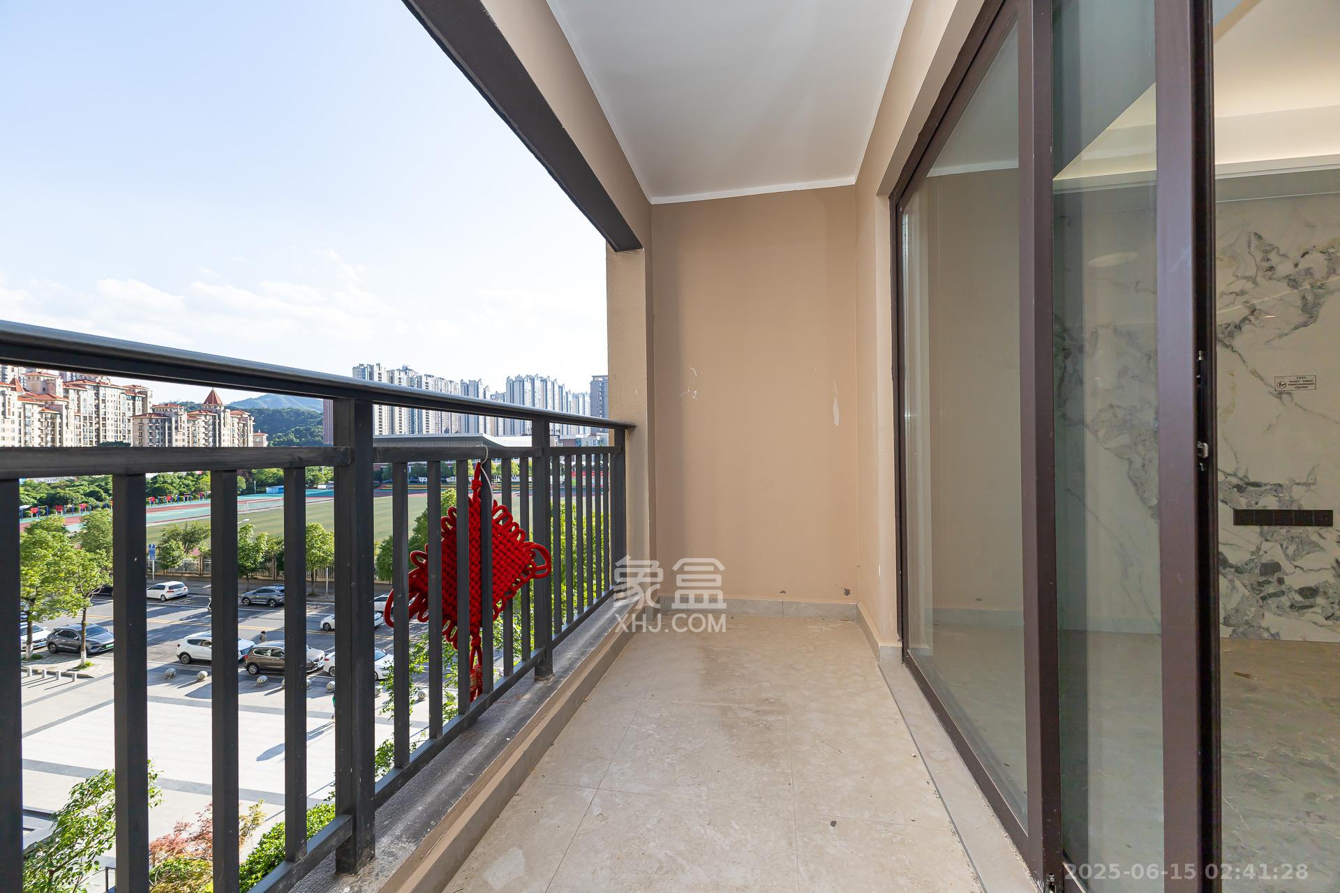 裕和府（乐万邦康桥悦城）  4室2厅2卫    140.0万阳台