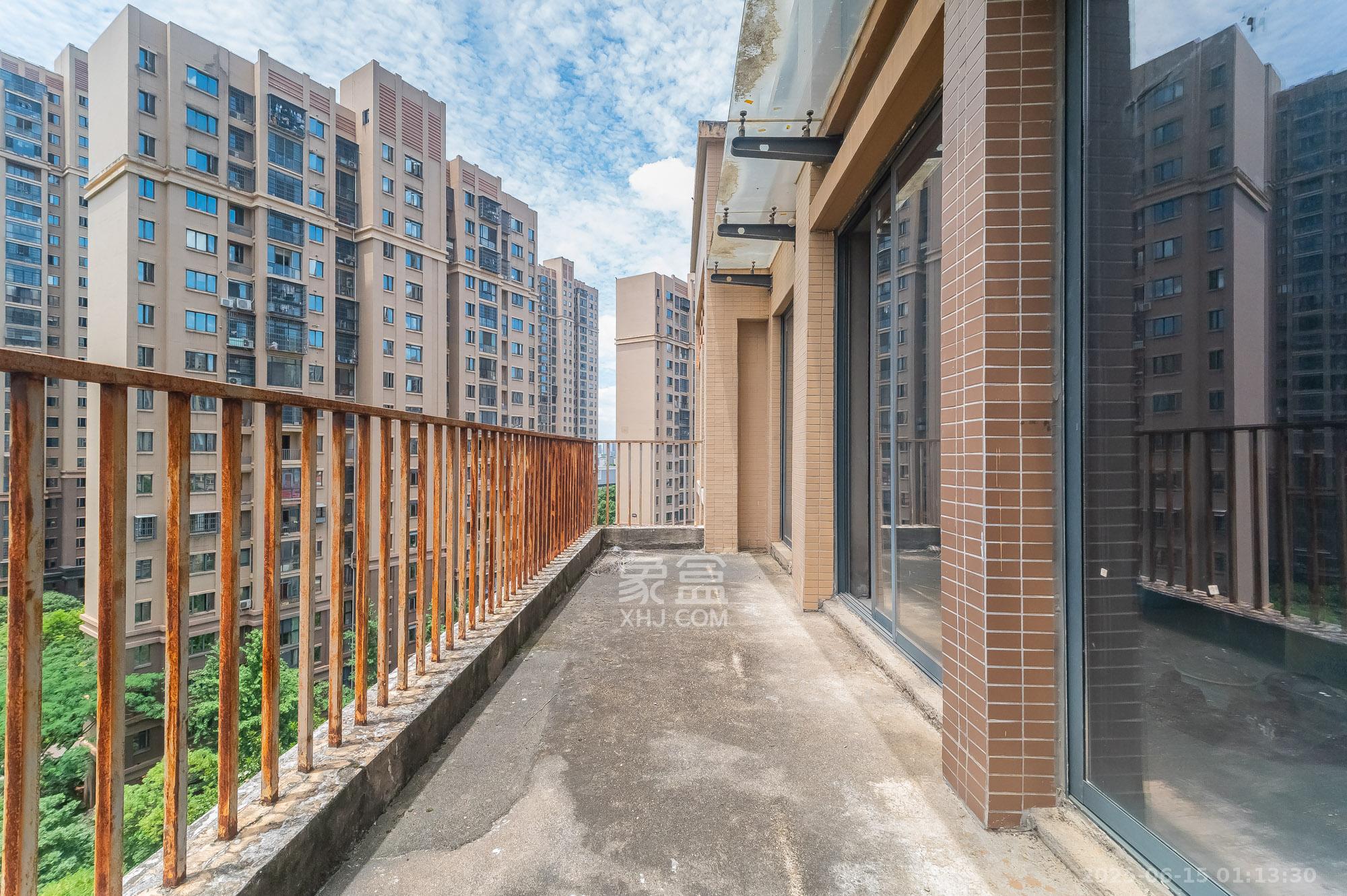 深业睿城  5室2厅2卫    210.0万 深业睿城  5室2厅2卫    210.0万其他