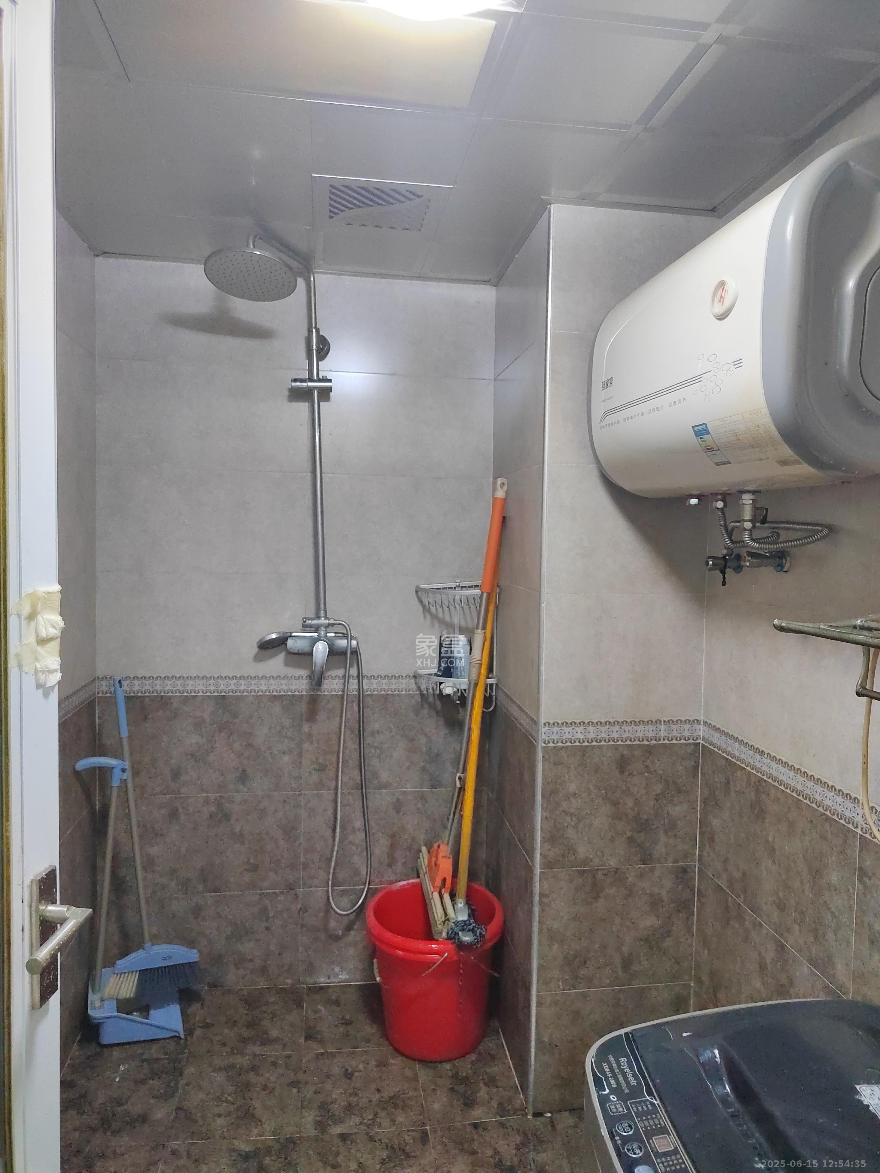 满庭芳小区 1室1厅1卫 1650.0元/月 满庭芳小区 1室1厅1卫 1650.0元/月室内图