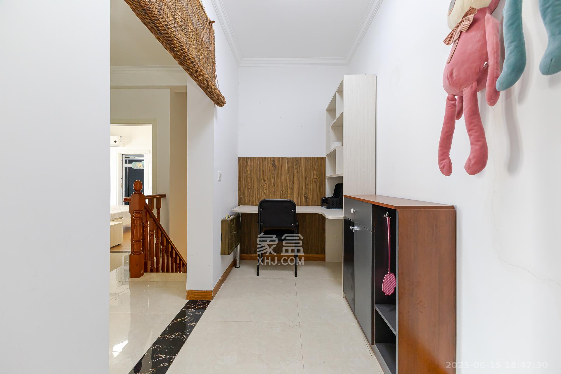 勤诚达新界  3室2厅1卫    80.0万 勤诚达新界  3室2厅1卫    80.0万卧室