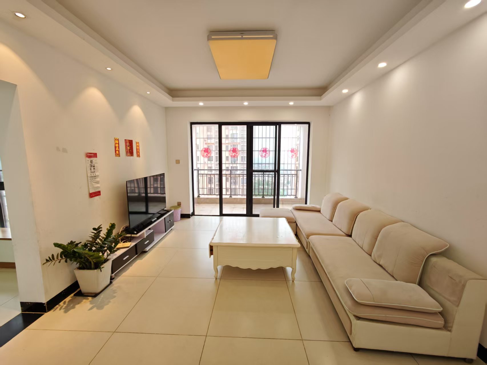 香榭花园 3室2厅2卫 2800.0元/月 香榭花园 3室2厅2卫 2800.0元/月室内图