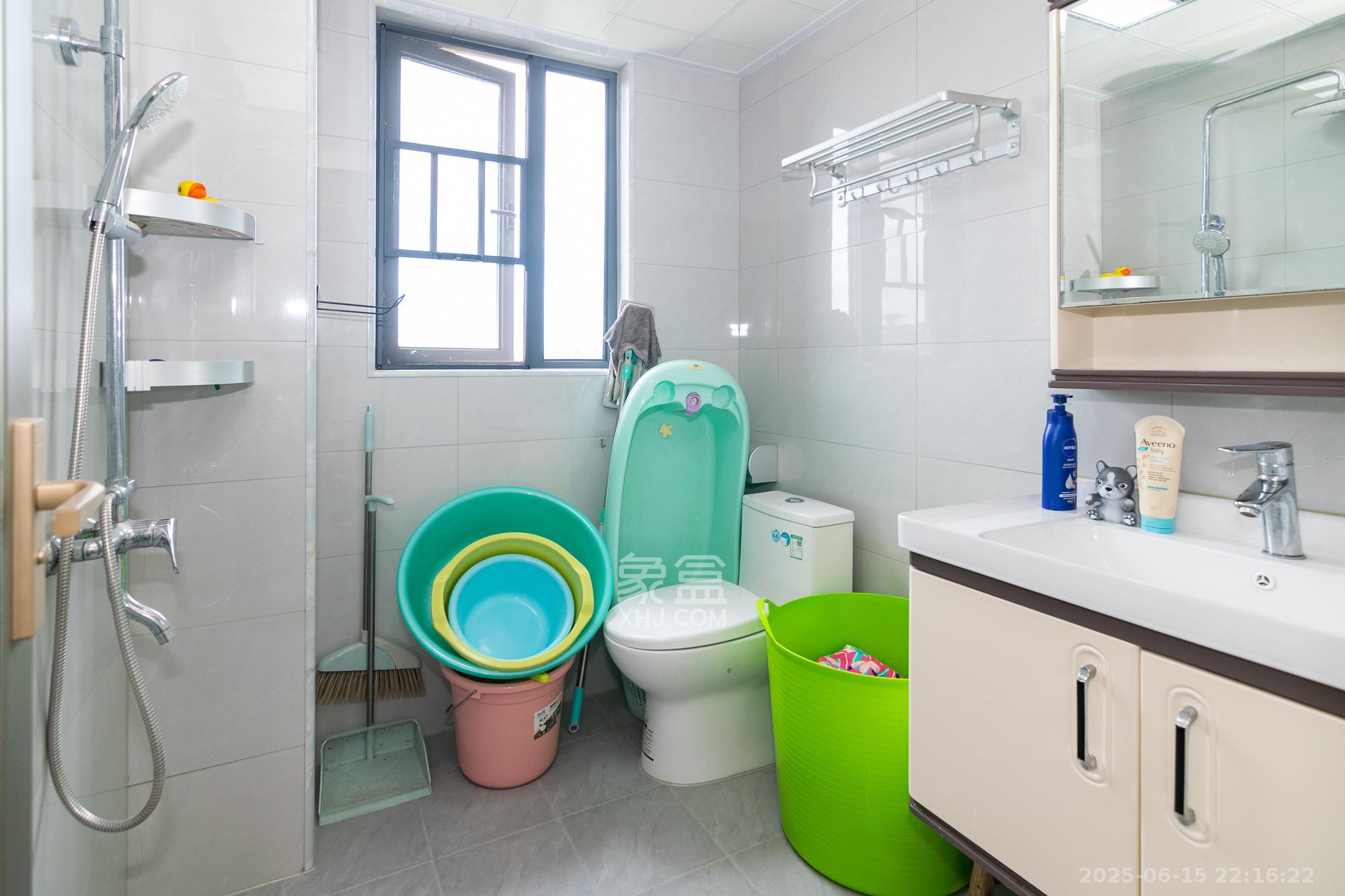 澳海月亮湾 3室2厅2卫 82.8万 澳海月亮湾 3室2厅2卫 82.8万卫生间