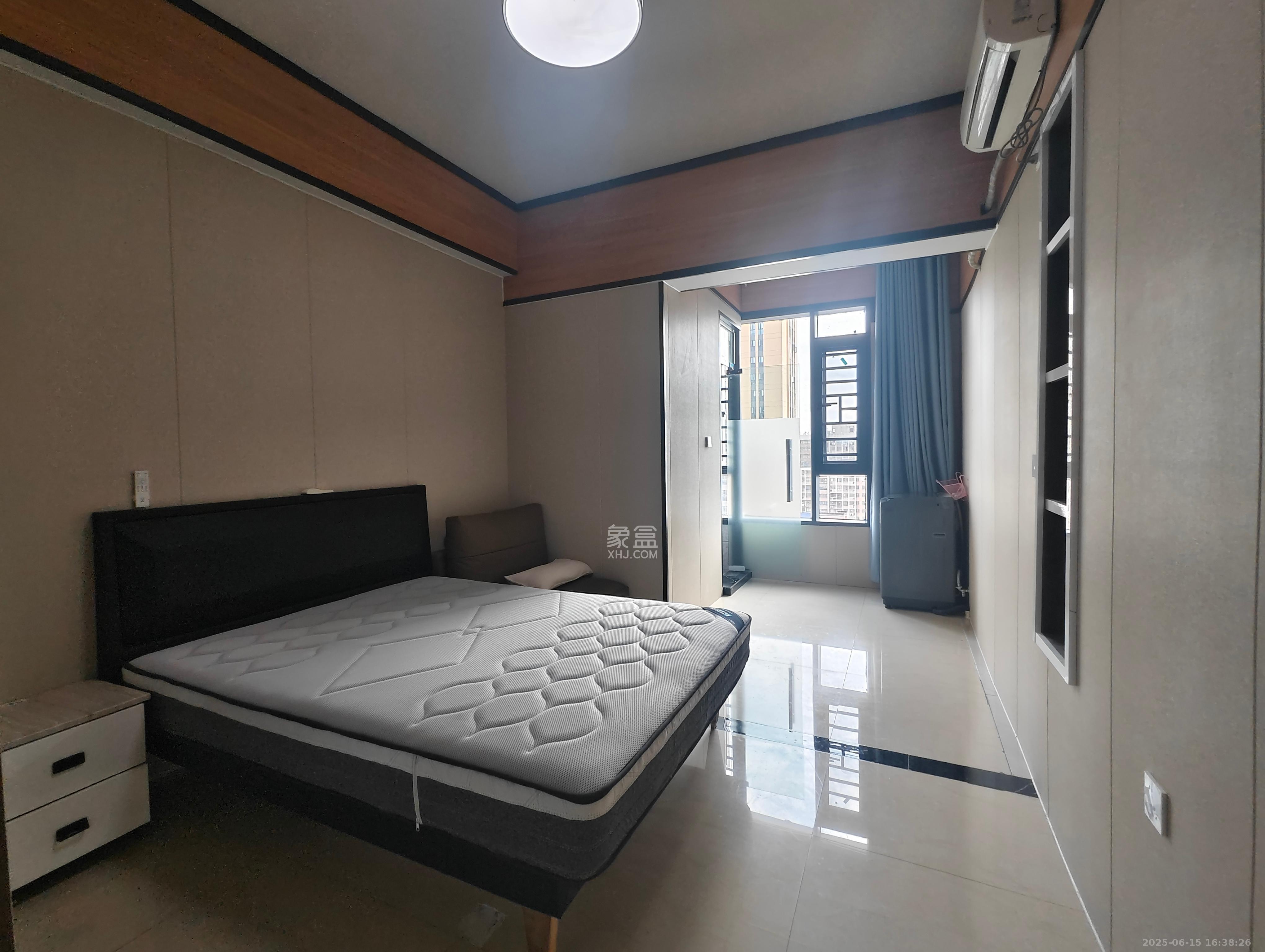 红树湾  1室2厅1卫   1300.00元/月室内图