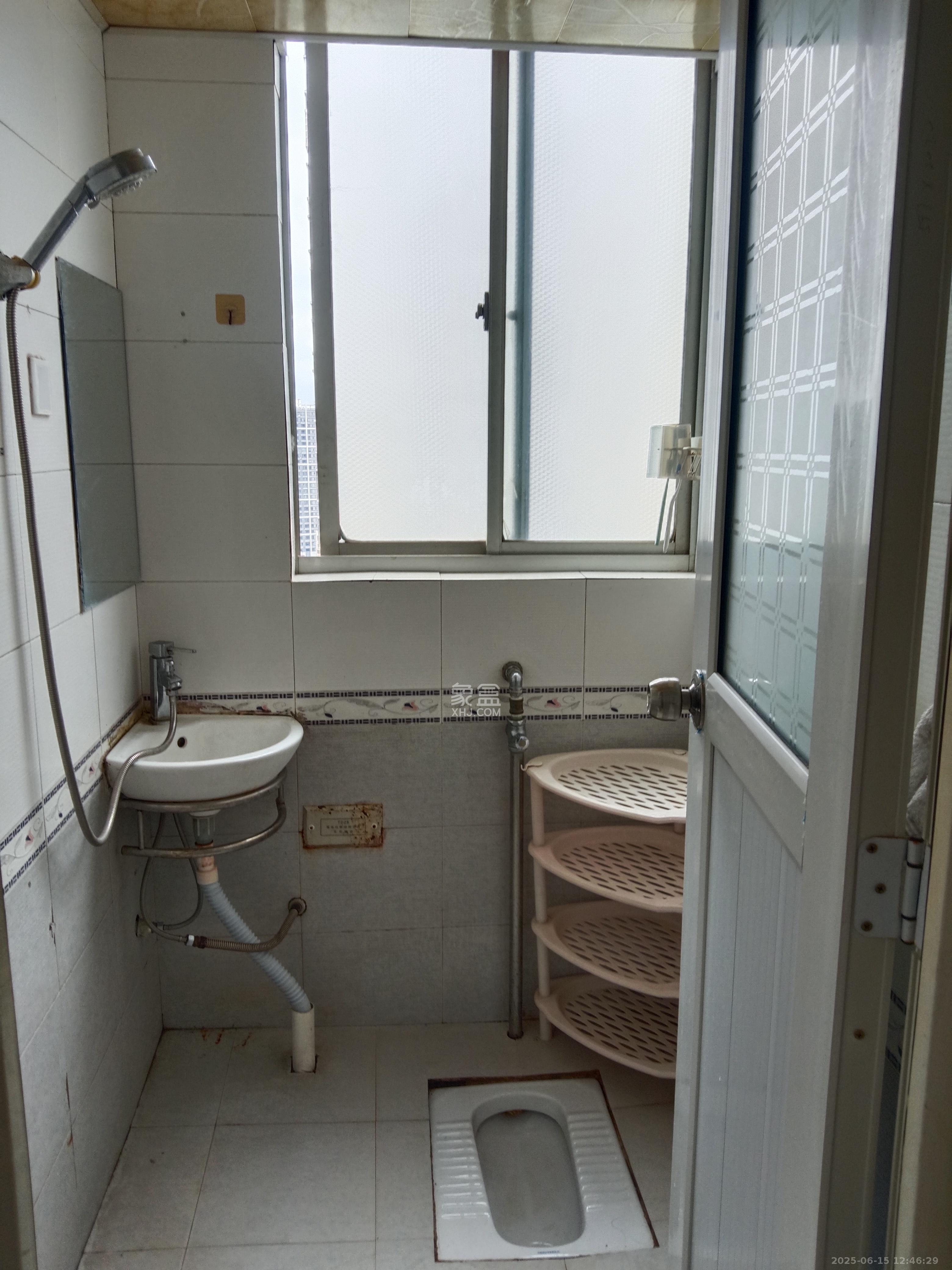 东方新世界 2室2厅1卫 2200.0元/月 东方新世界 2室2厅1卫 2200.0元/月室内图