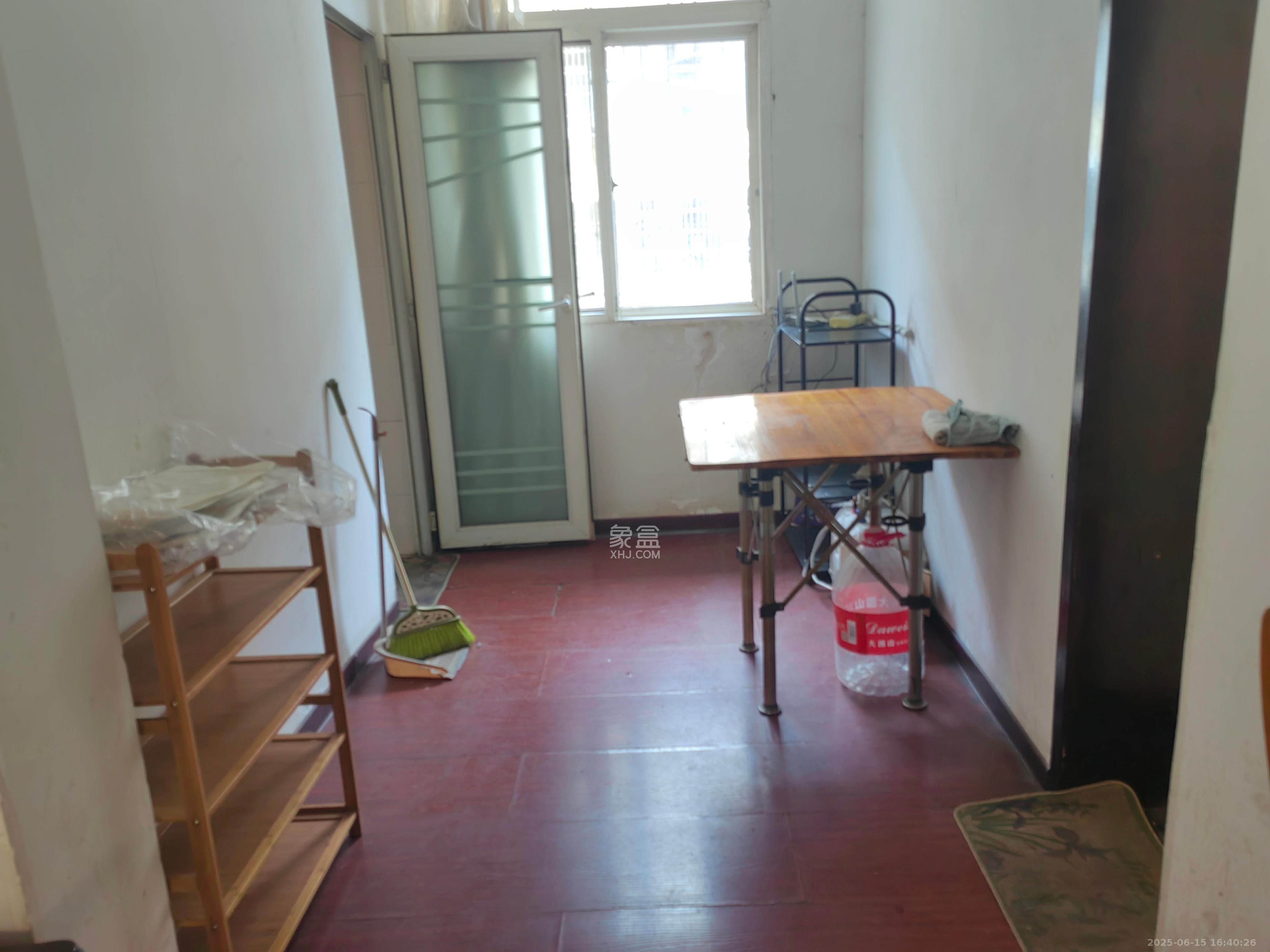 化工宿舍 2室1厅1卫 1800.0元/月 化工宿舍 2室1厅1卫 1800.0元/月室内图