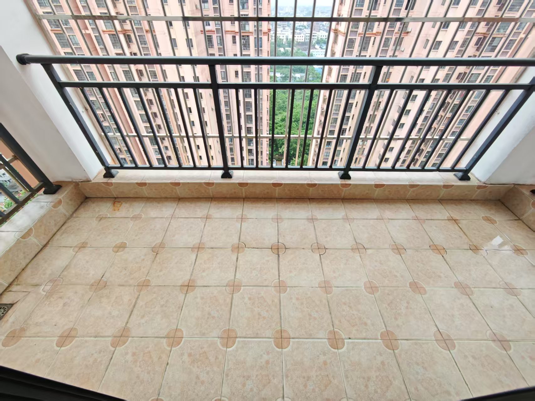 香榭花园 3室2厅2卫 2800.0元/月 香榭花园 3室2厅2卫 2800.0元/月室内图