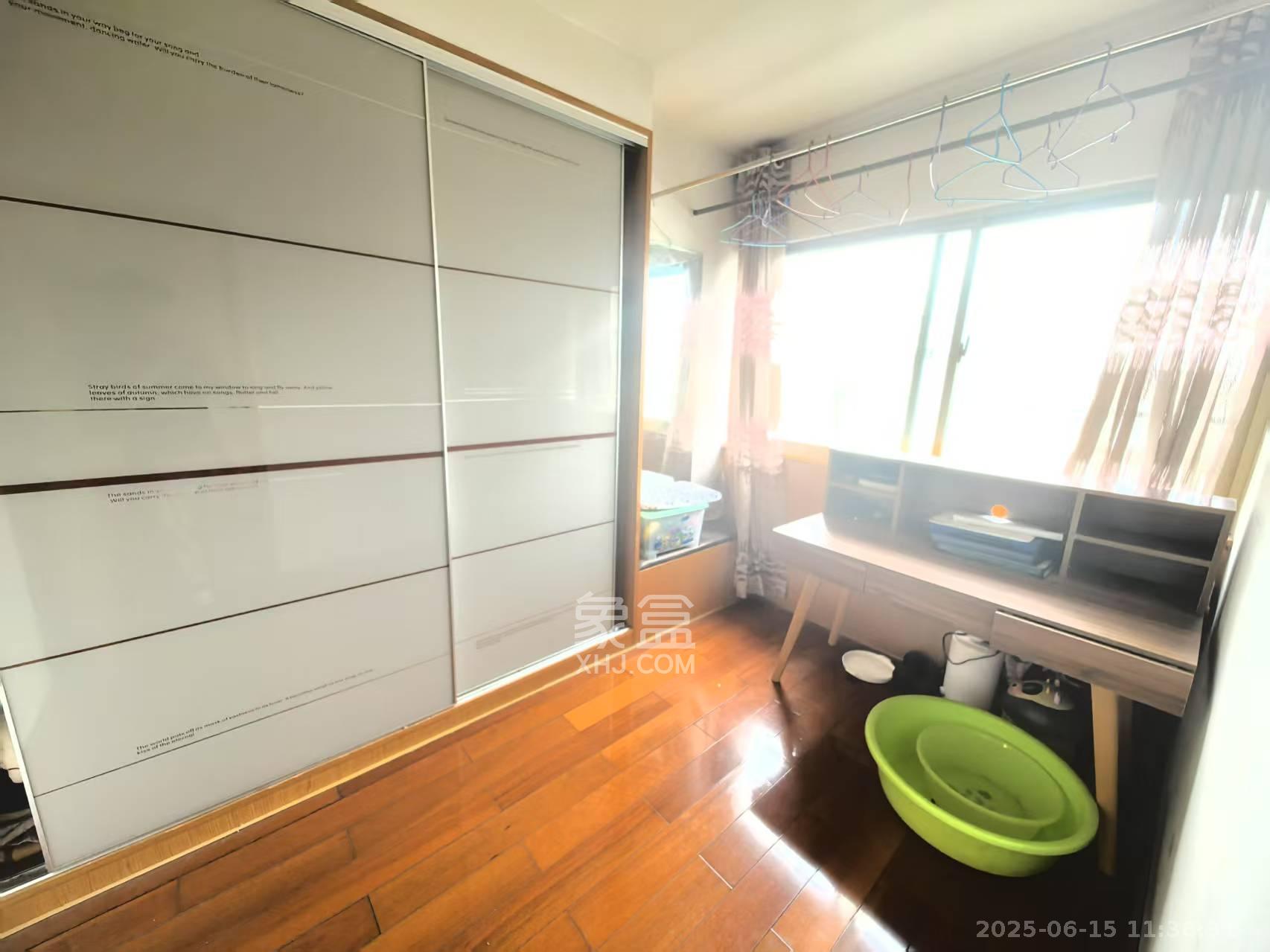 南国嘉苑  4室2厅2卫    3350.0元/月室内图