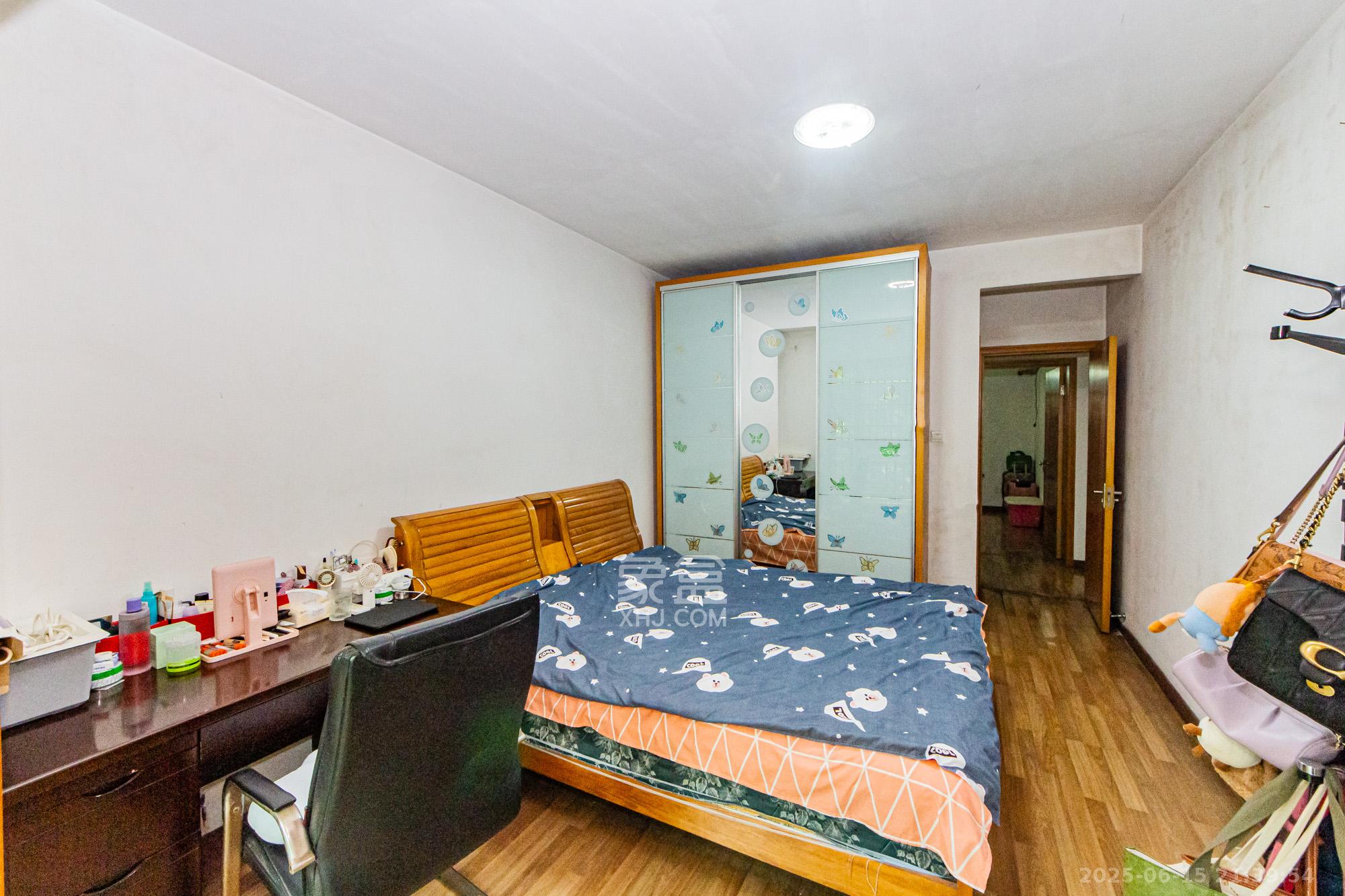 恒鑫澜北湾  4室2厅1卫    88.0万卧室