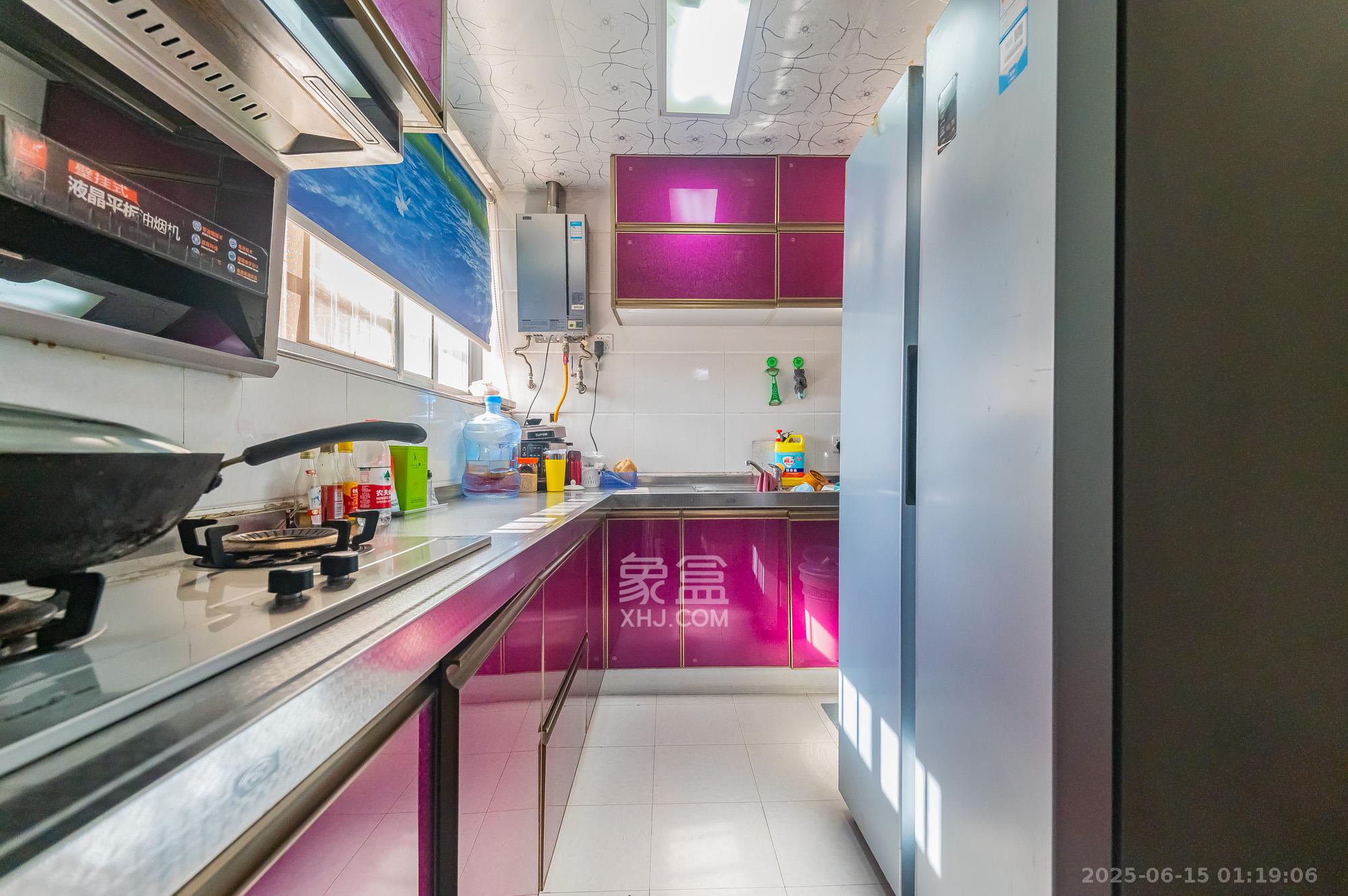 华润凤凰城二期 3室2厅1卫 72.8万 华润凤凰城二期 3室2厅1卫 72.8万厨房