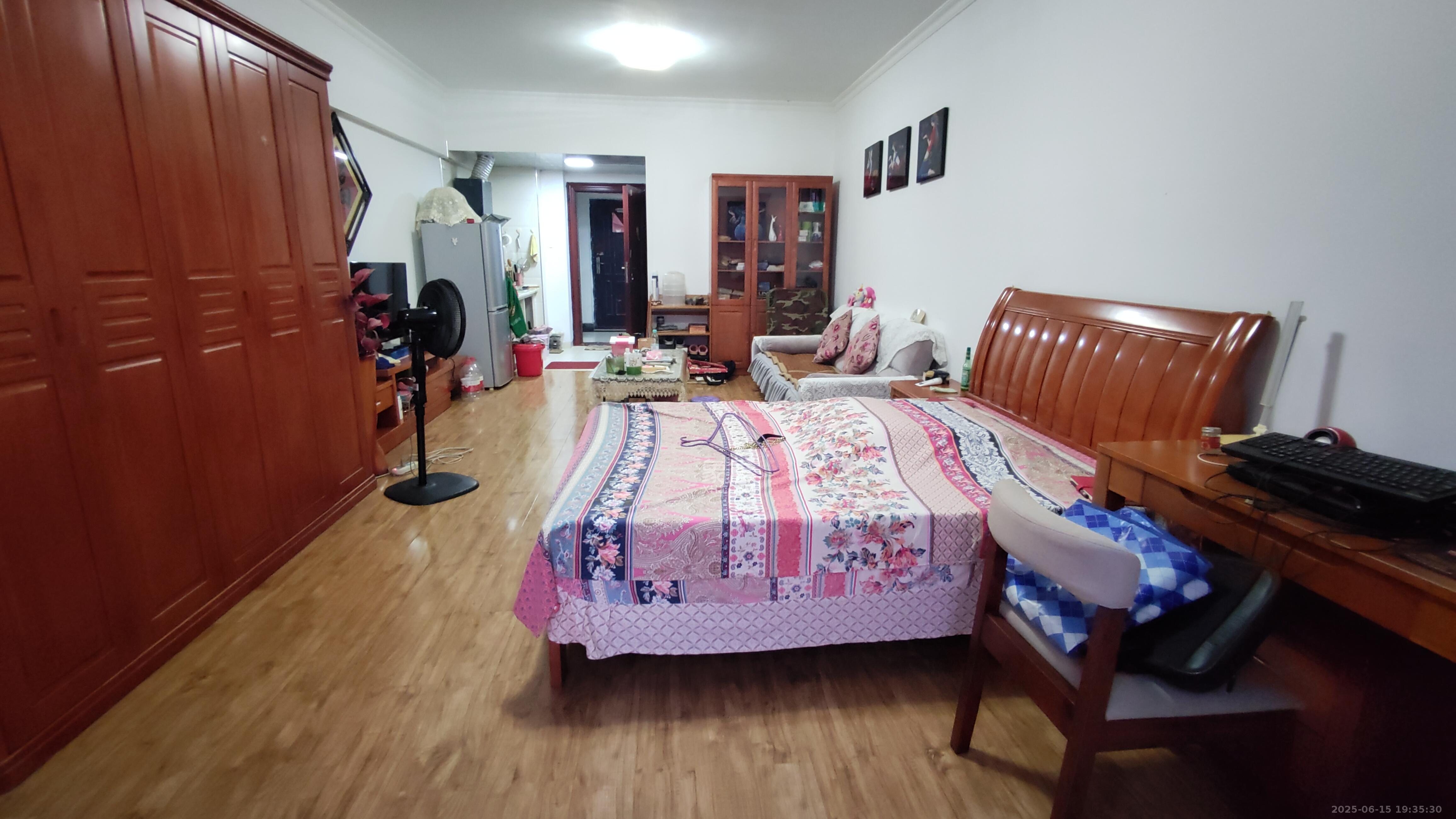 时代星城  1室1厅1卫   1050.00元/月室内图