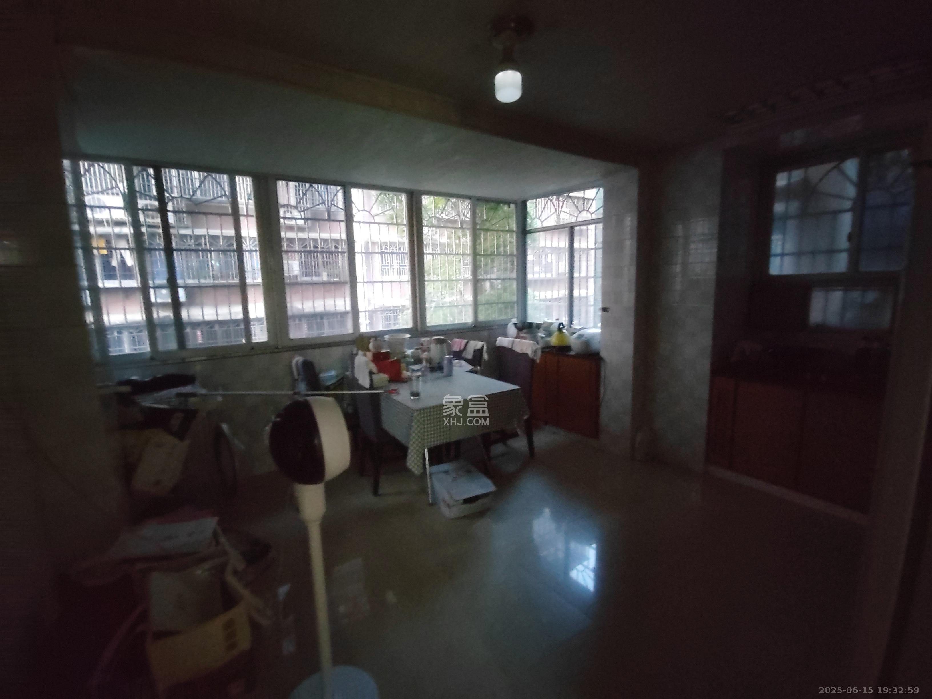 学院新村  2室2厅2卫   4500.00元/月室内图