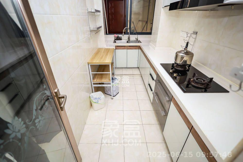 天麓尚层 3室2厅2卫 3200.0元/月 天麓尚层 3室2厅2卫 3200.0元/月室内图