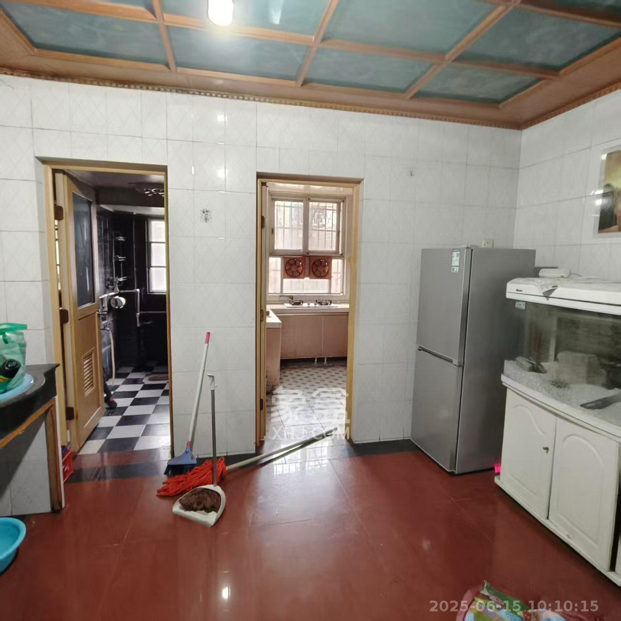佳兴公寓  3室2厅2卫   3100.00元/月室内图