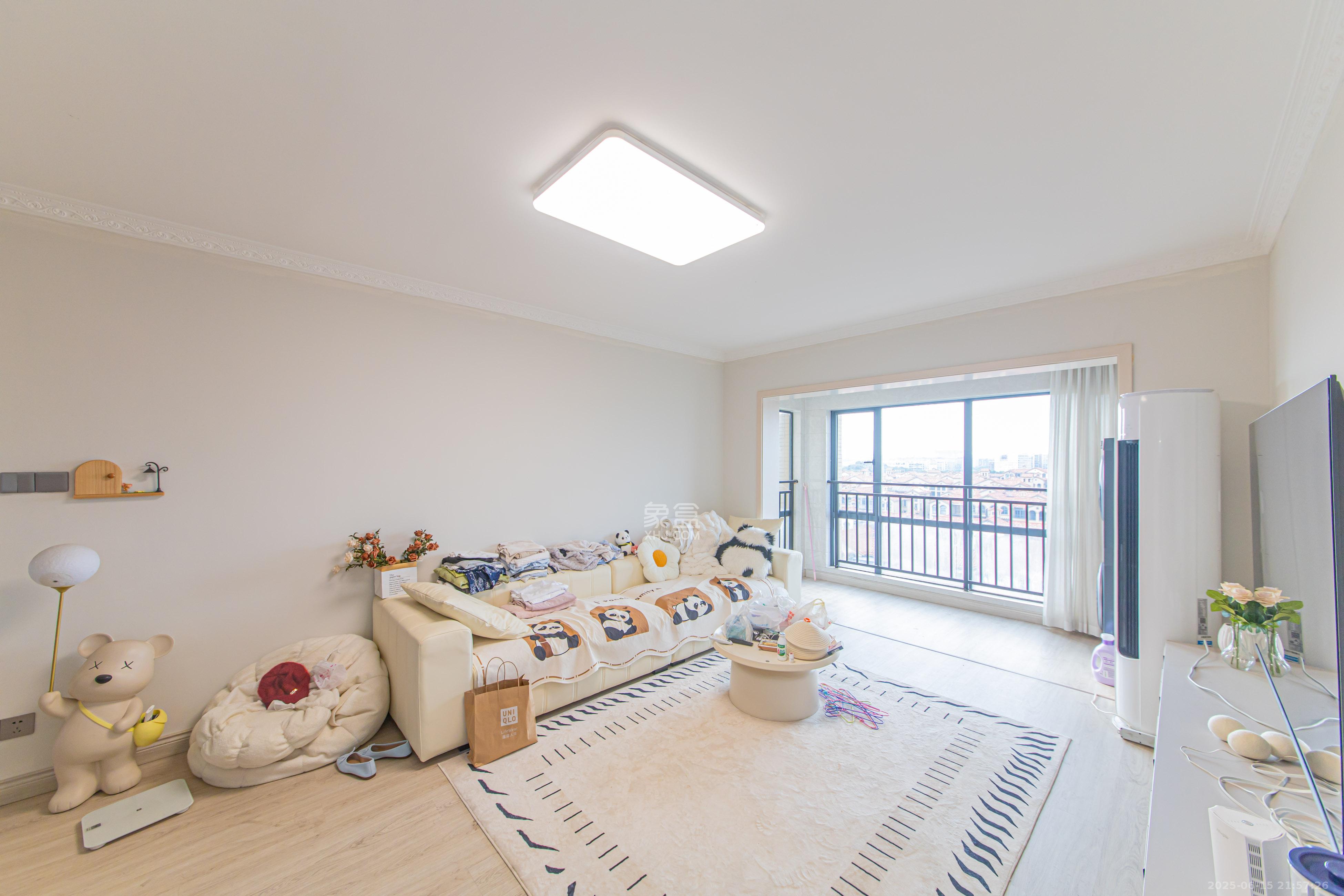 中建芙蓉嘉苑 3室2厅2卫 115.0万 中建芙蓉嘉苑 3室2厅2卫 115.0万客厅