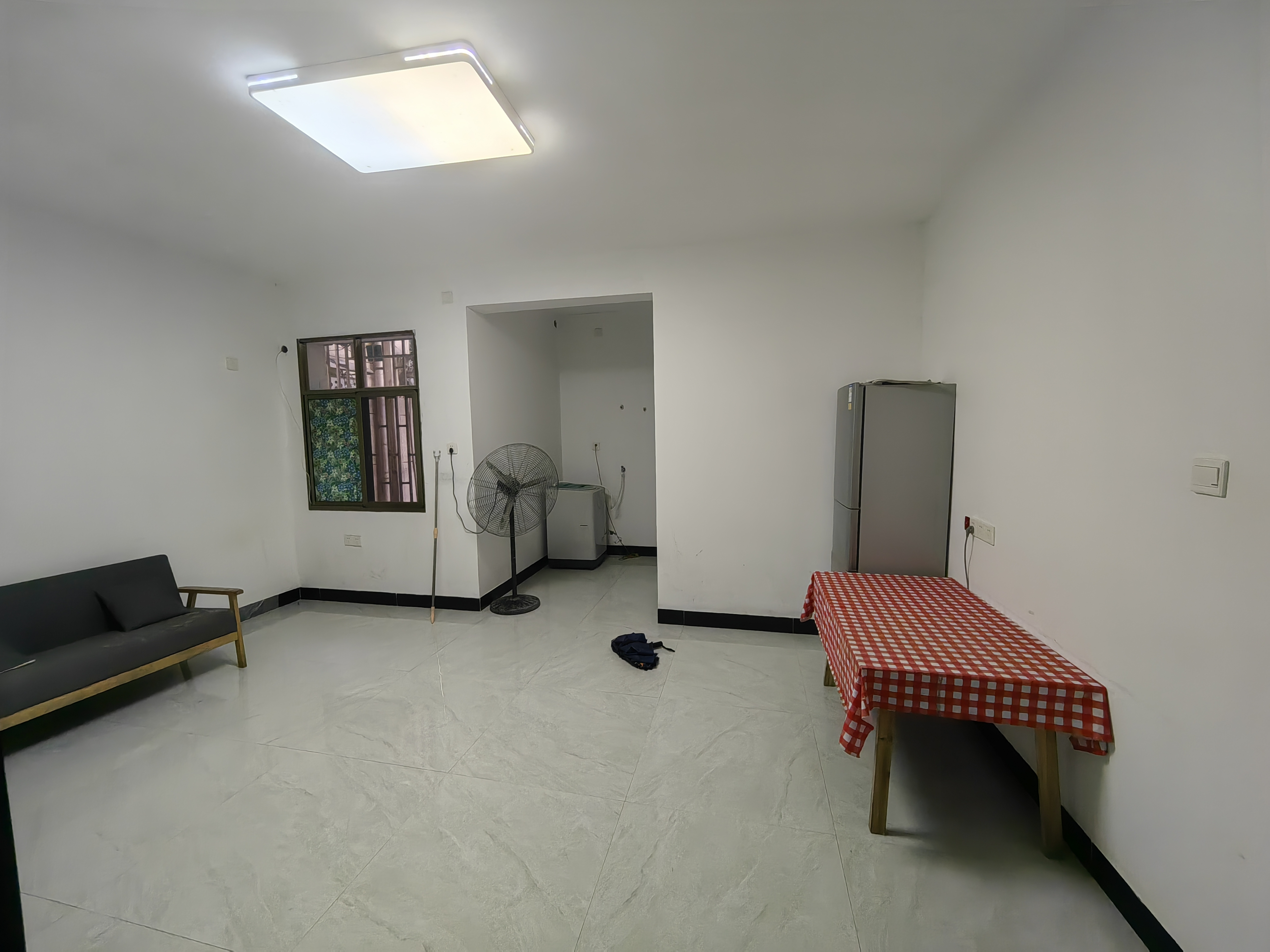 水泥厂家属区（蒸湘区）  1室0厅0卫   1200.00元/月室内图