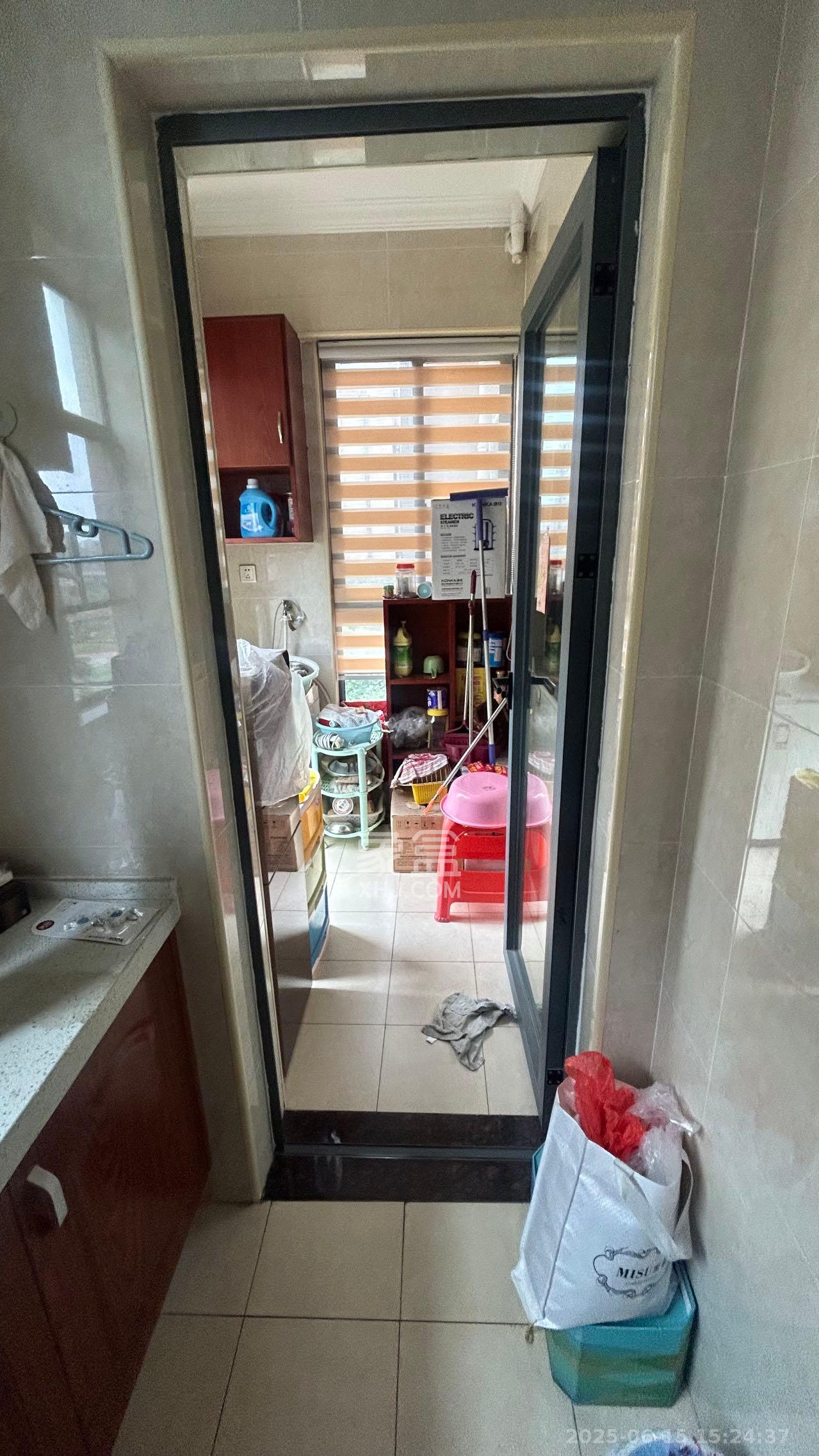 和美星城 3室2厅1卫 2300.0元/月 和美星城 3室2厅1卫 2300.0元/月室内图