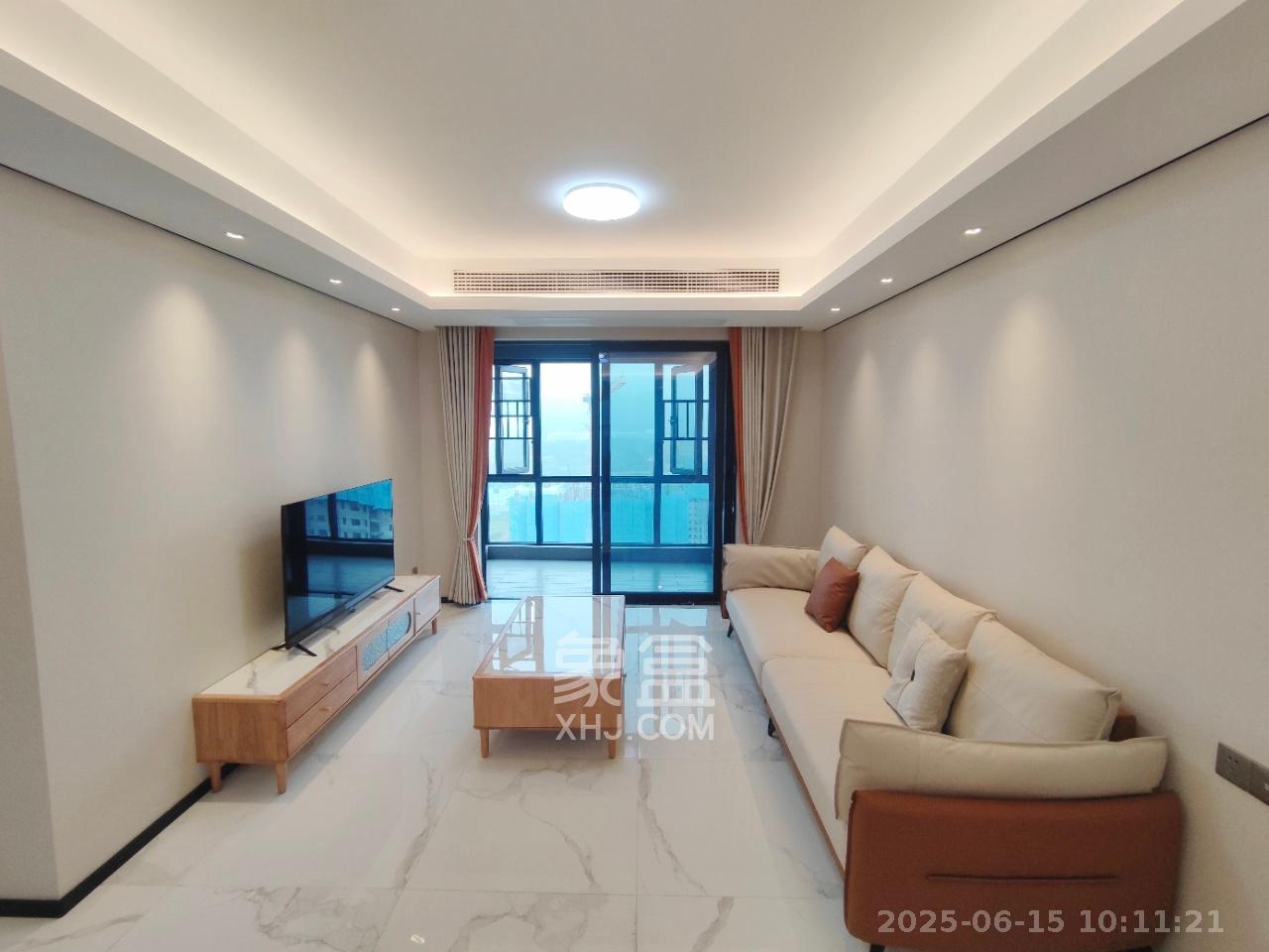 中海麓山境南区  3室2厅2卫    3200.0元/月