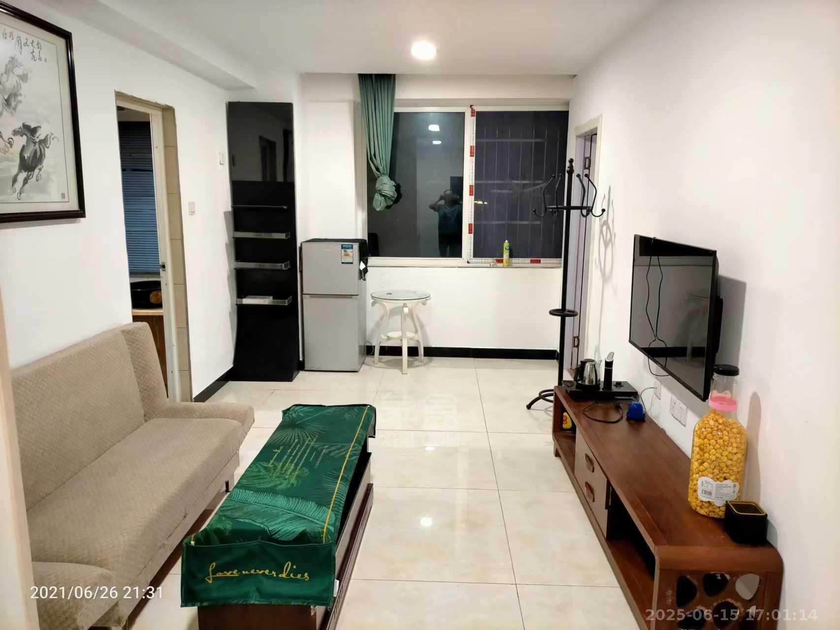 福鑫大厦 2室1厅1卫 1300.0元/月 福鑫大厦 2室1厅1卫 1300.0元/月室内图