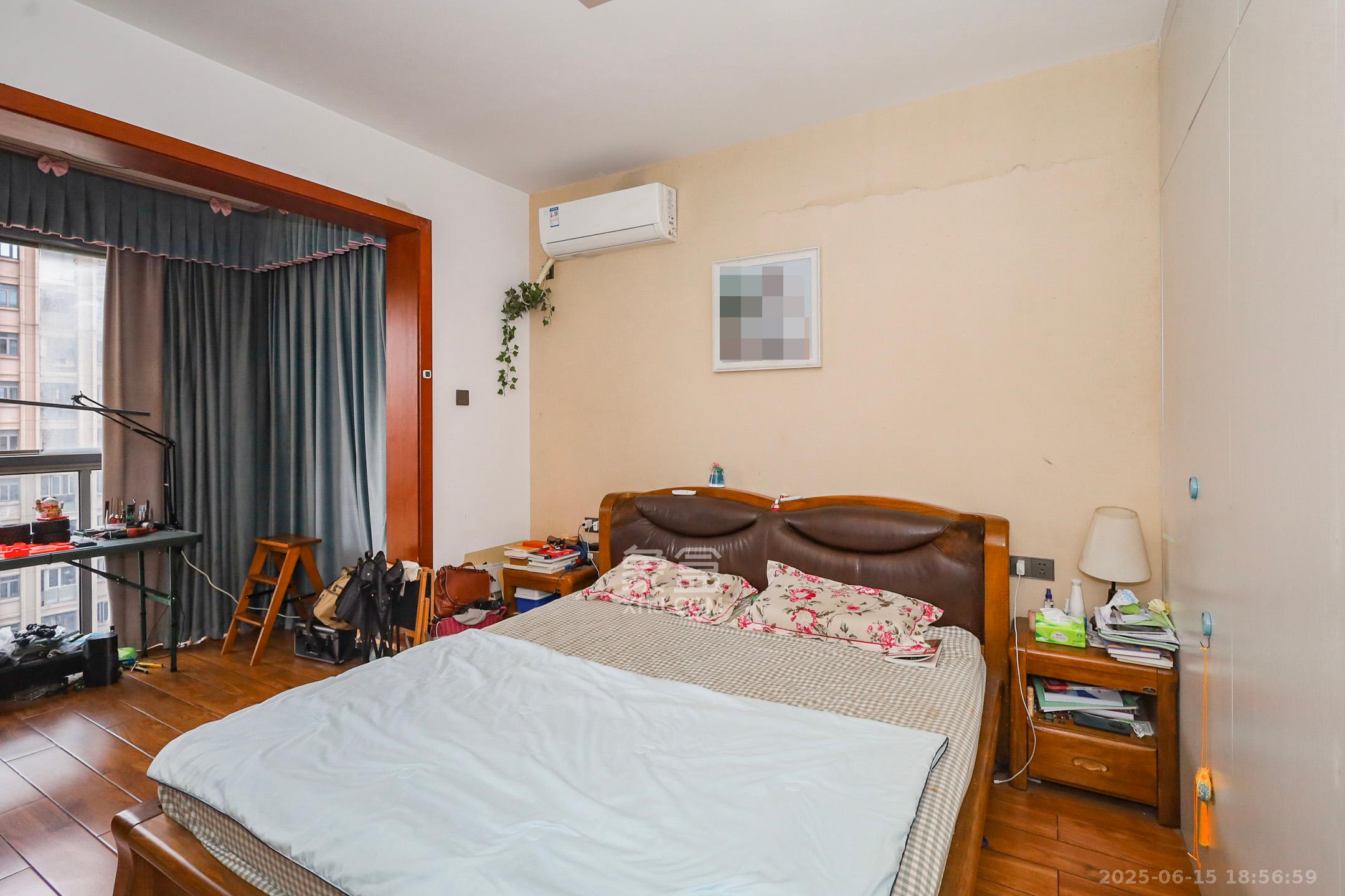 八方小区C区 3室2厅2卫 390.0万 八方小区C区 3室2厅2卫 390.0万卧室