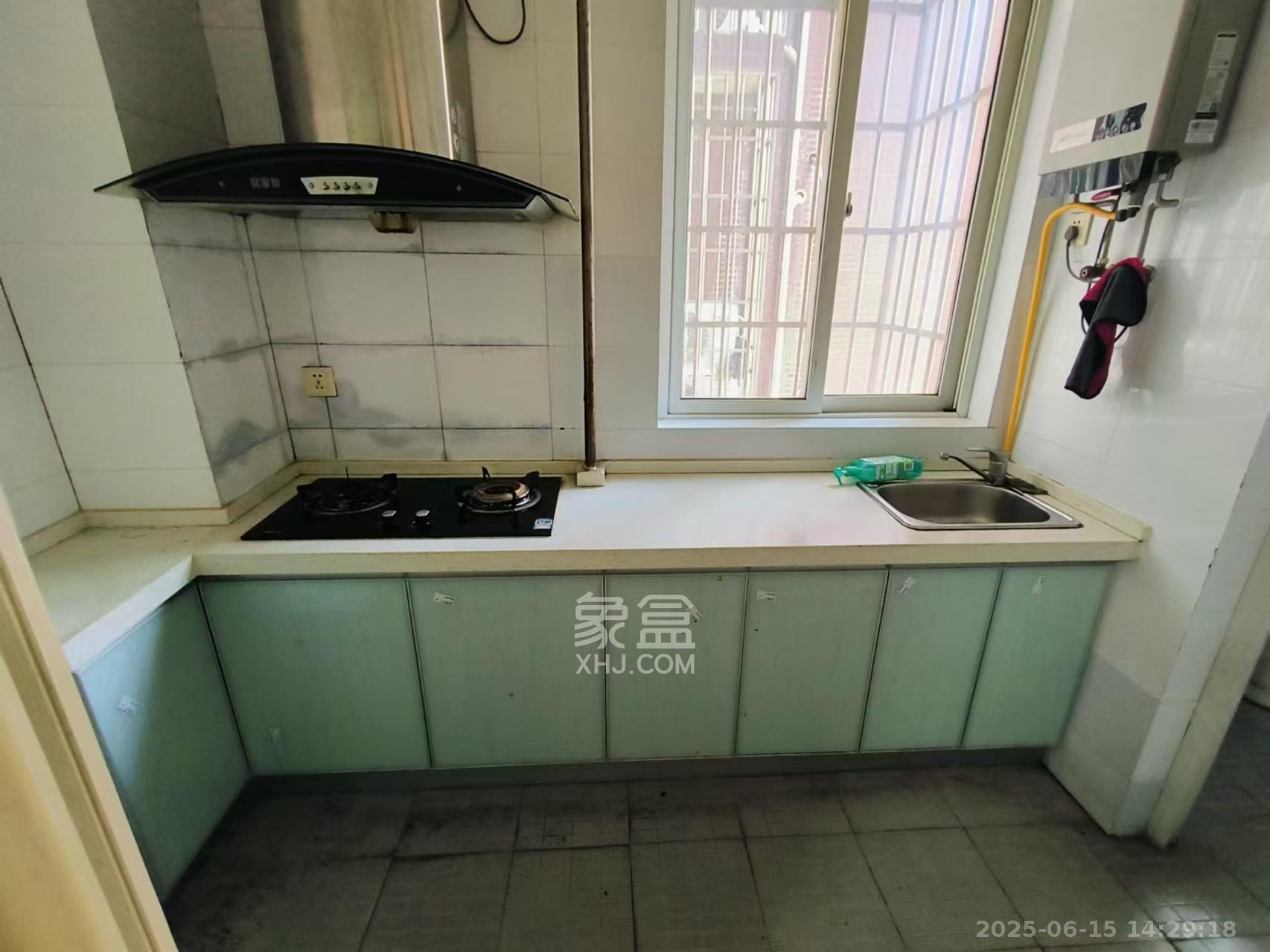 巧克力空间(建鸿达现代大厦) 3室2厅1卫 1700.0元/月 巧克力空间(建鸿达现代大厦) 3室2厅1卫 1700.0元/月室内图