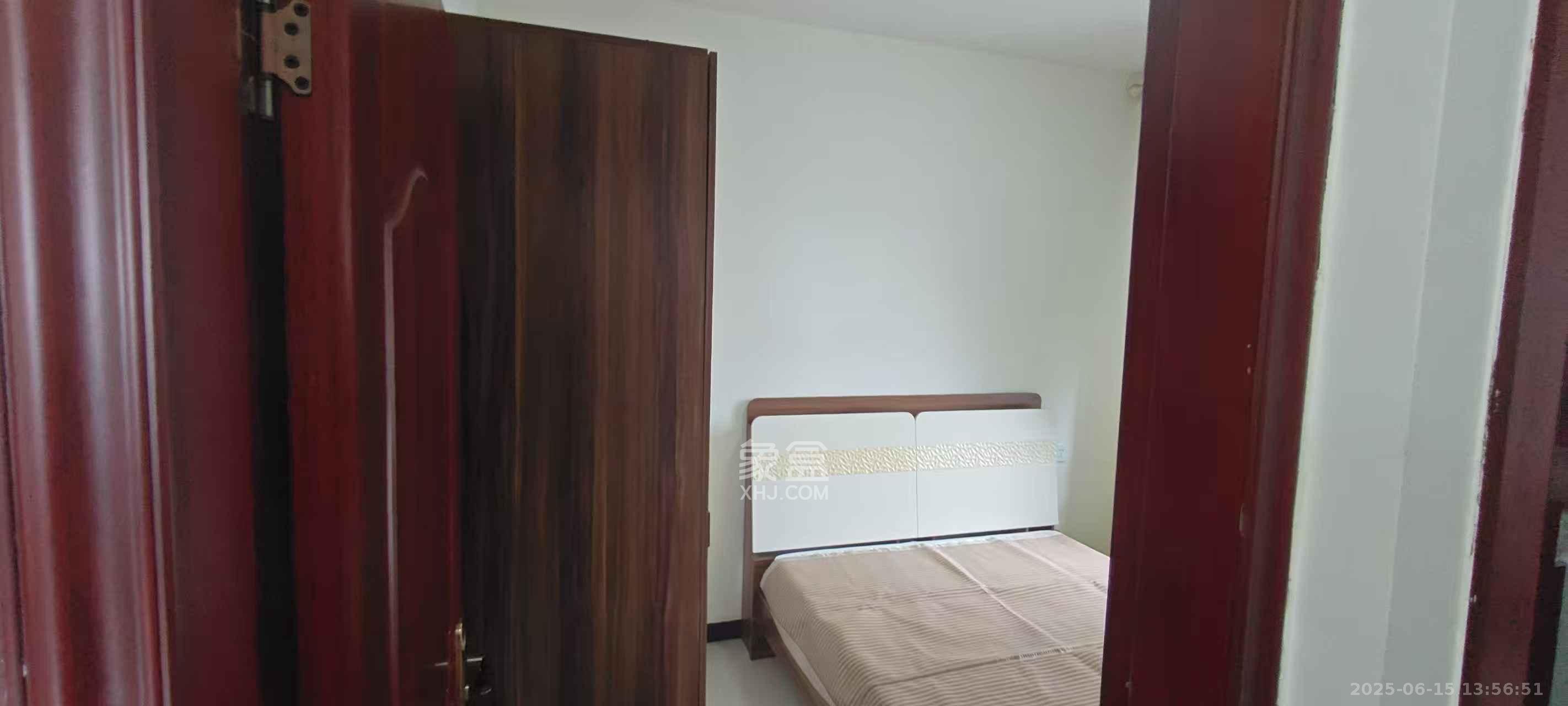 万里时代  1室2厅1卫    2600.0元/月室内图