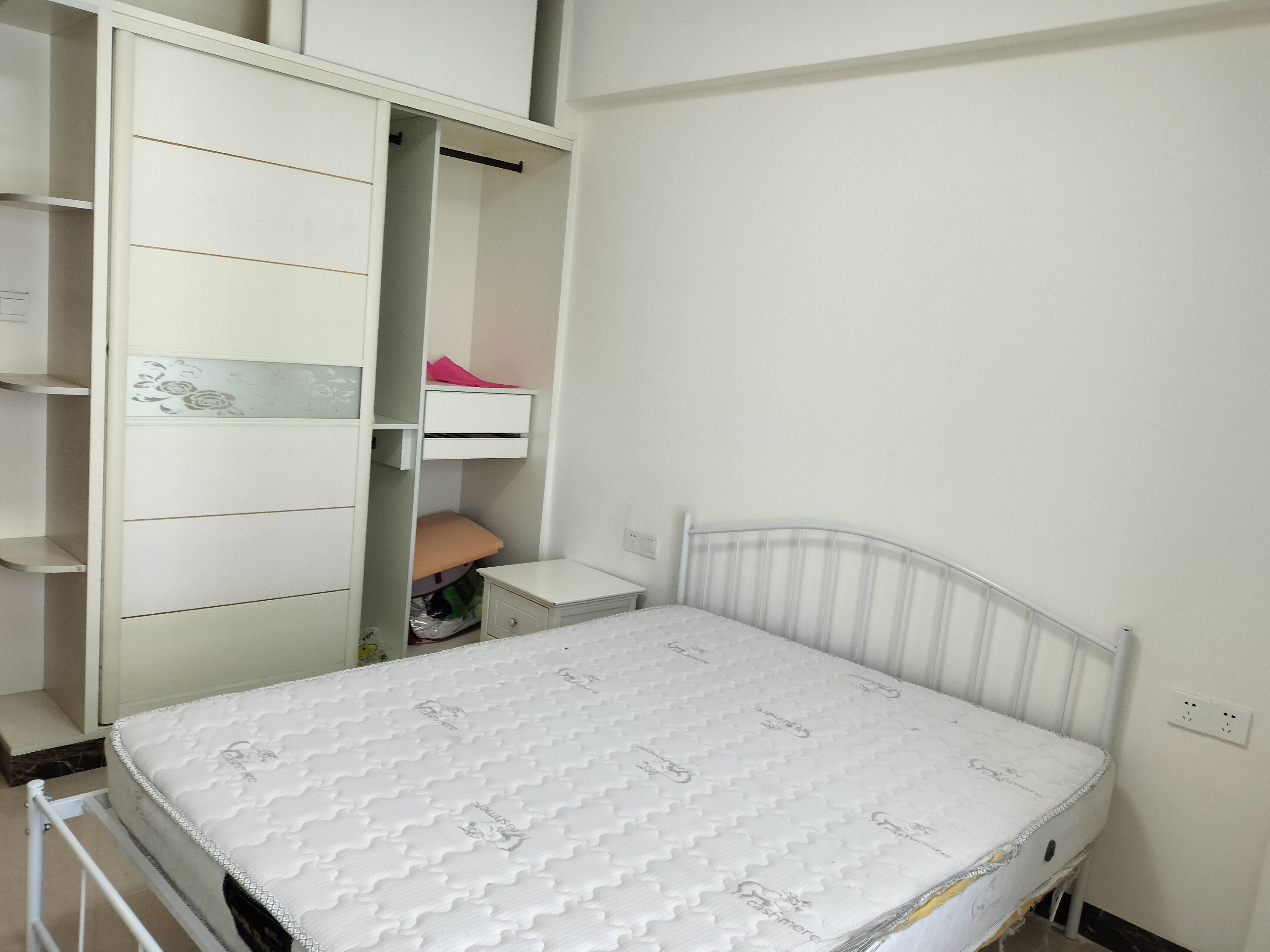 宁江花园  3室2厅2卫   2500.00元/月室内图