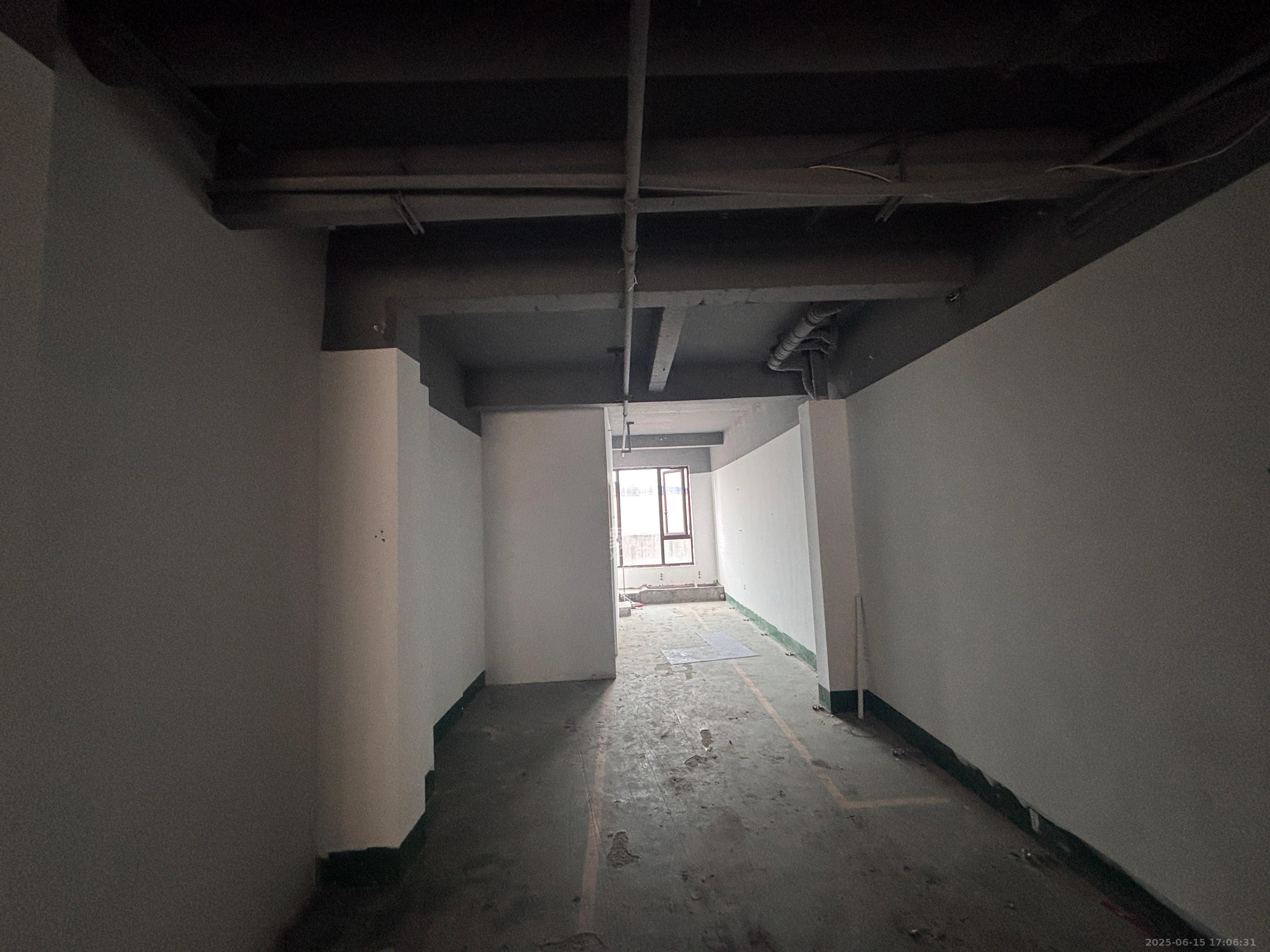 中海珑悦府   62.2㎡      4500.0元/月室内图