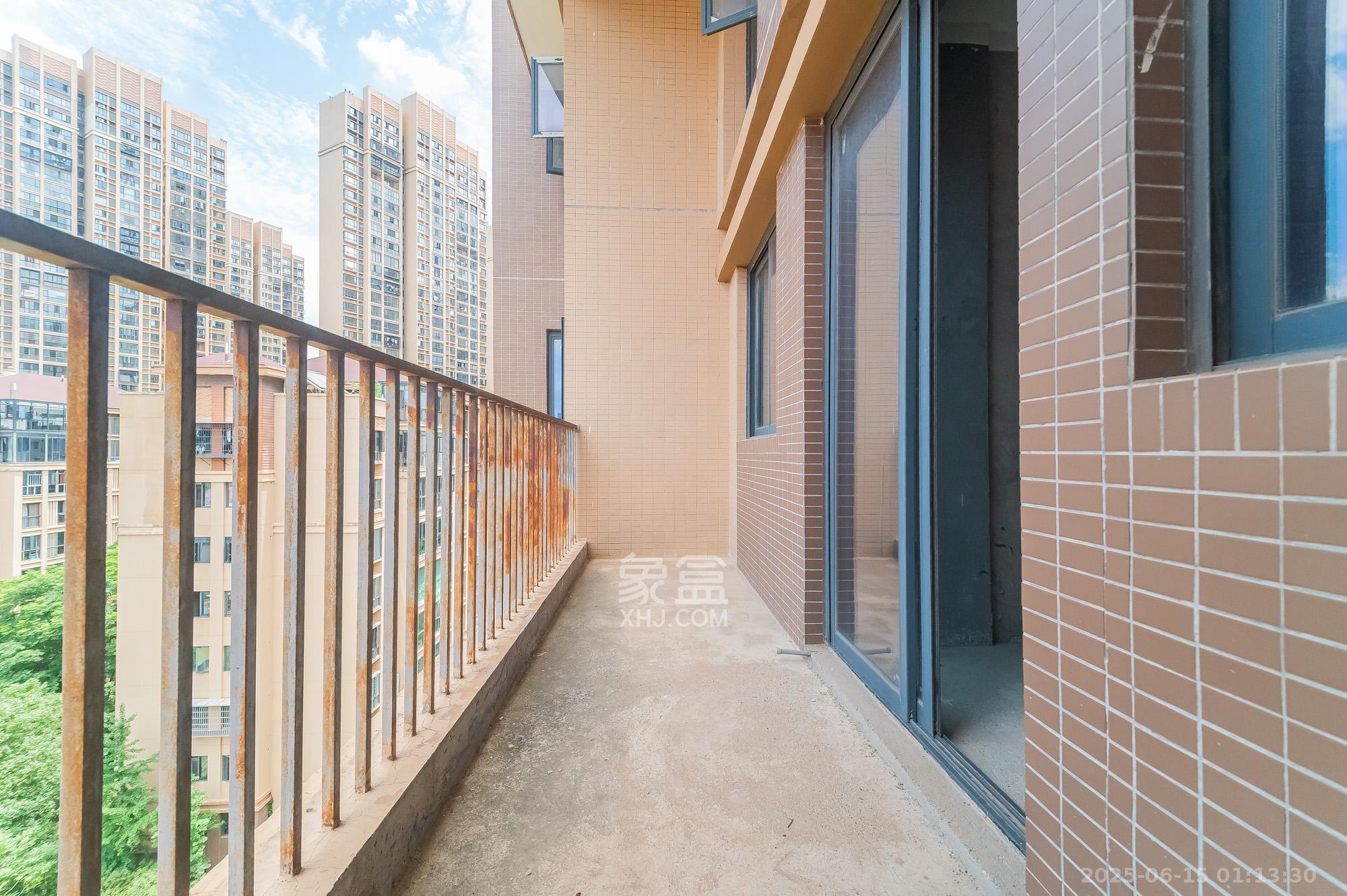 深业睿城  5室2厅2卫    210.0万 深业睿城  5室2厅2卫    210.0万其他