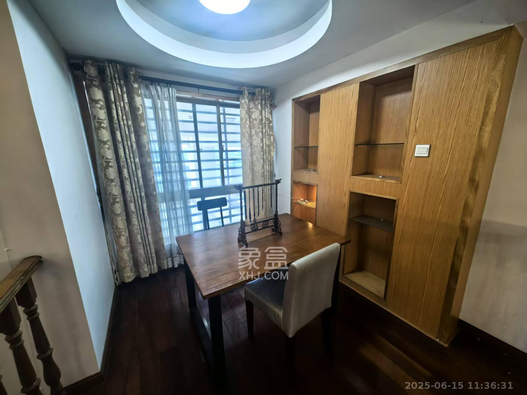 南国嘉苑  4室2厅2卫    3350.0元/月室内图