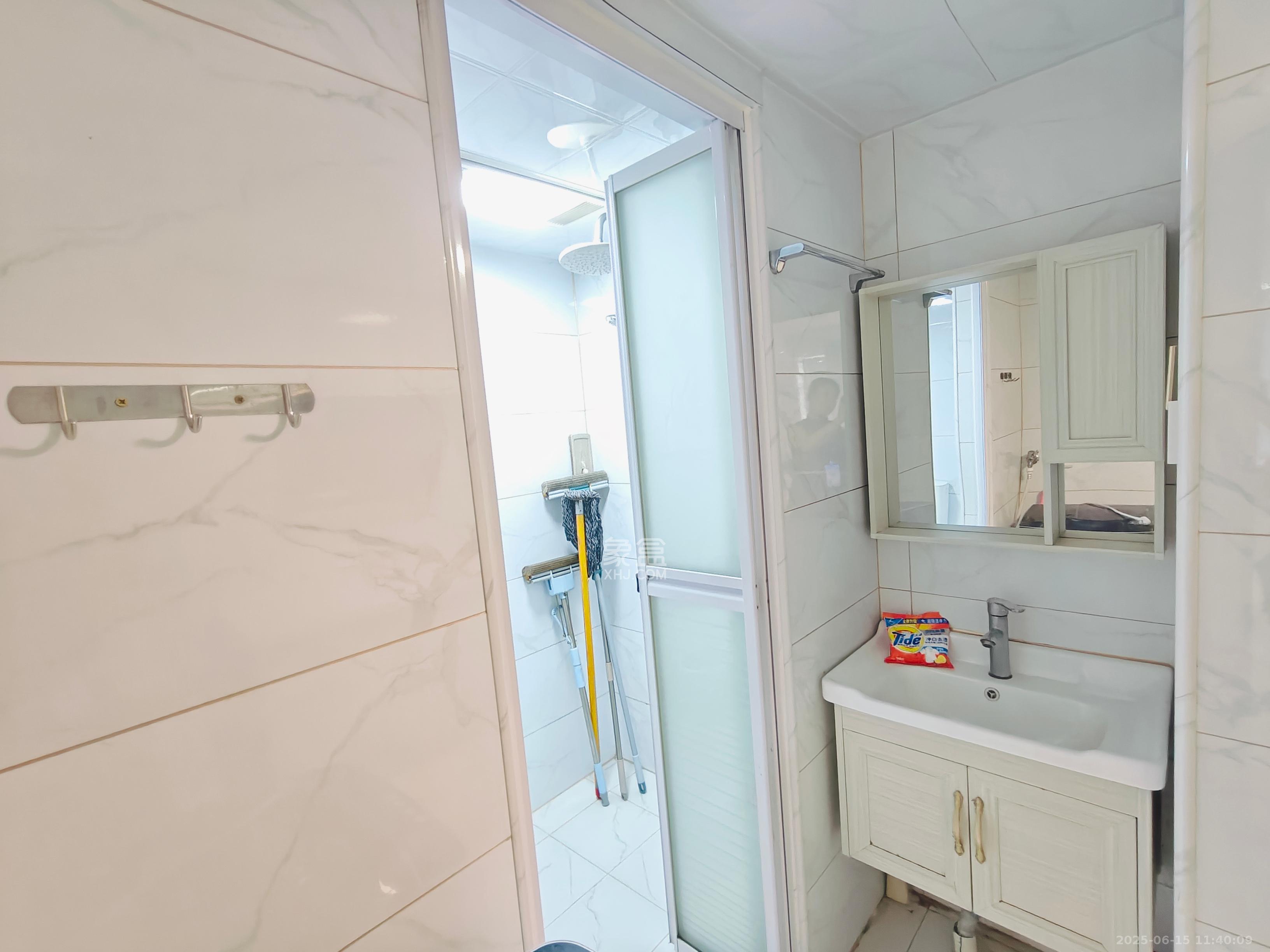 MOMA当代广场 2室1厅1卫 1500.0元/月 MOMA当代广场 2室1厅1卫 1500.0元/月室内图