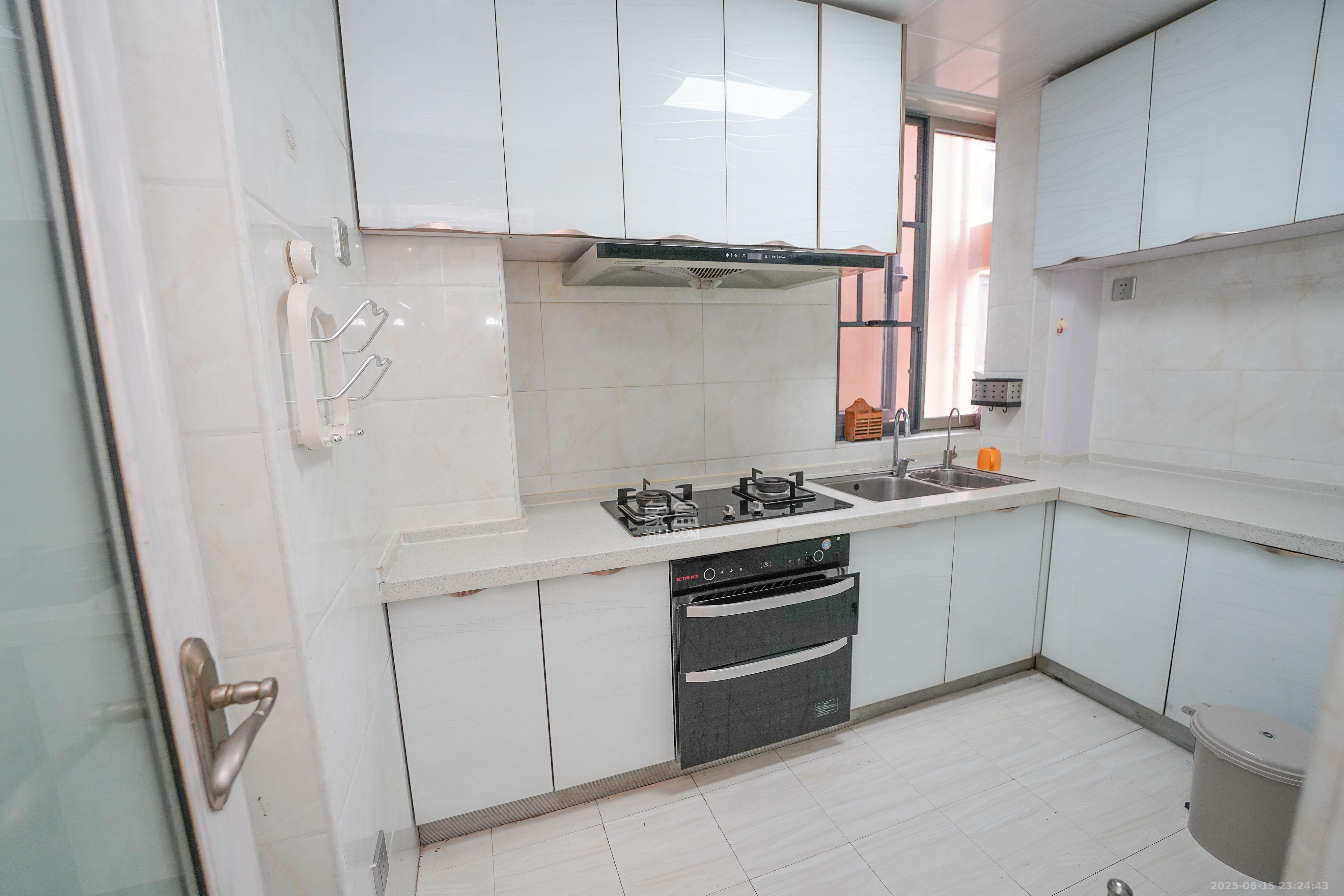 怡海星城 3室2厅1卫 58.8万 怡海星城 3室2厅1卫 58.8万厨房