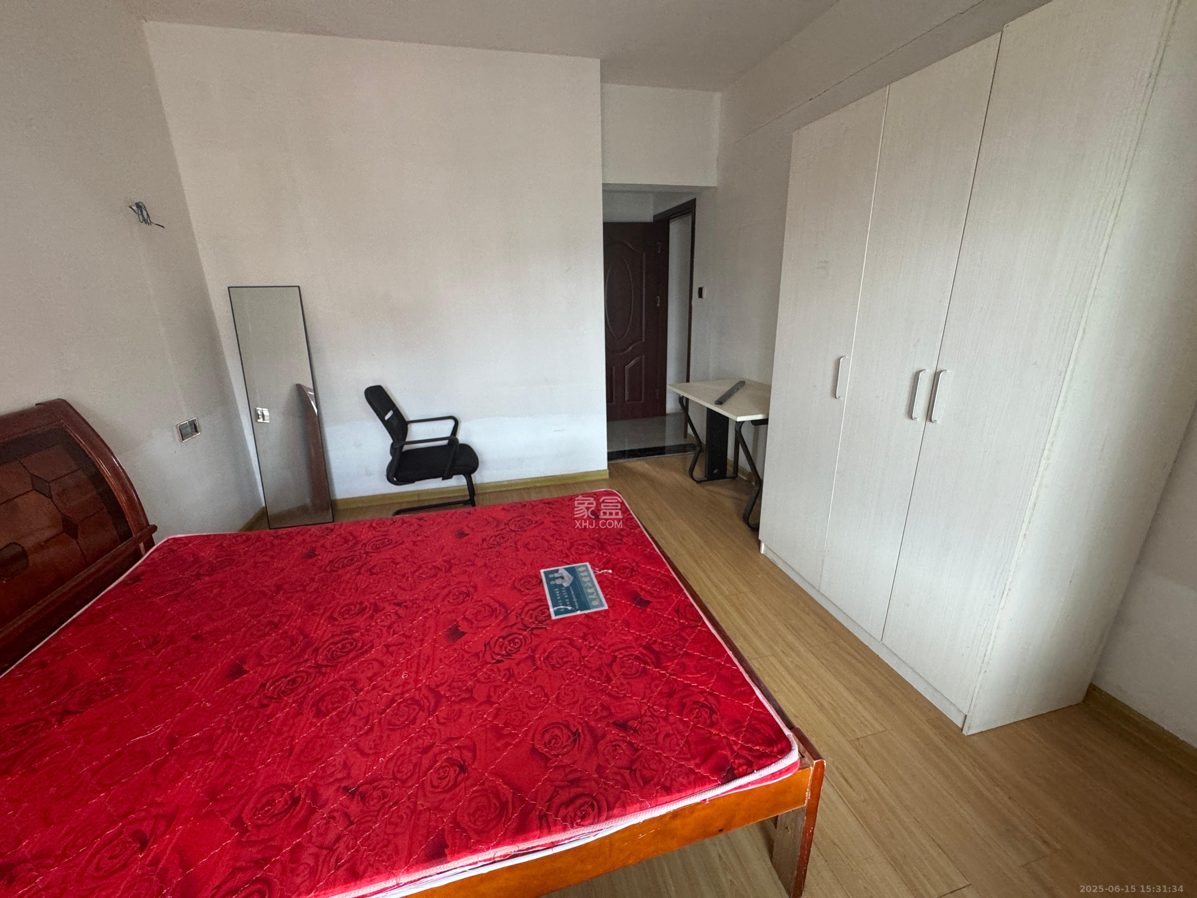 金南家园二期  4室2厅1卫    2600.0元/月 金南家园二期  4室2厅1卫    2600.0元/月室内图