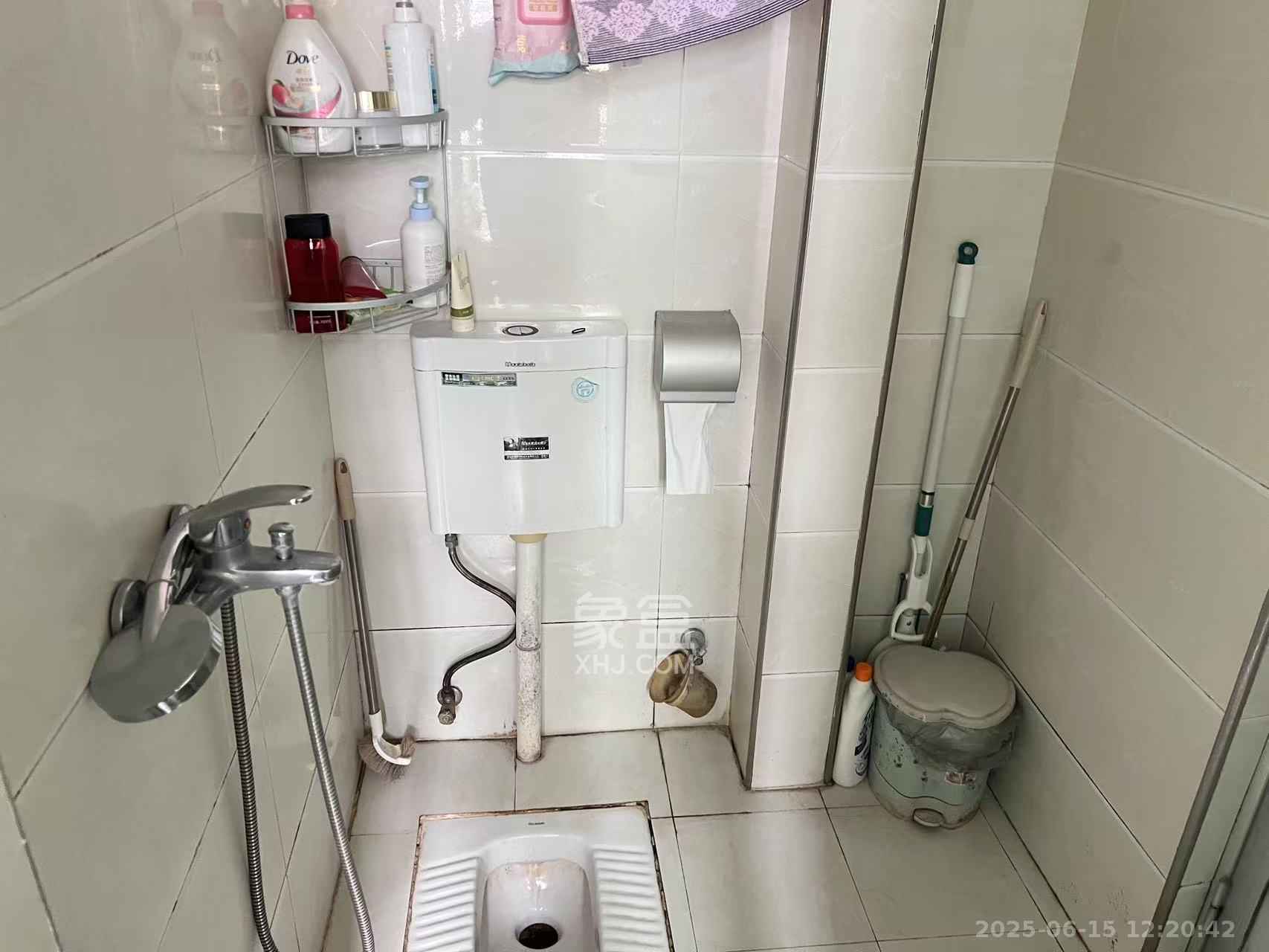 鑫远湘府逸园 1室1厅1卫 1300.0元/月 鑫远湘府逸园 1室1厅1卫 1300.0元/月室内图