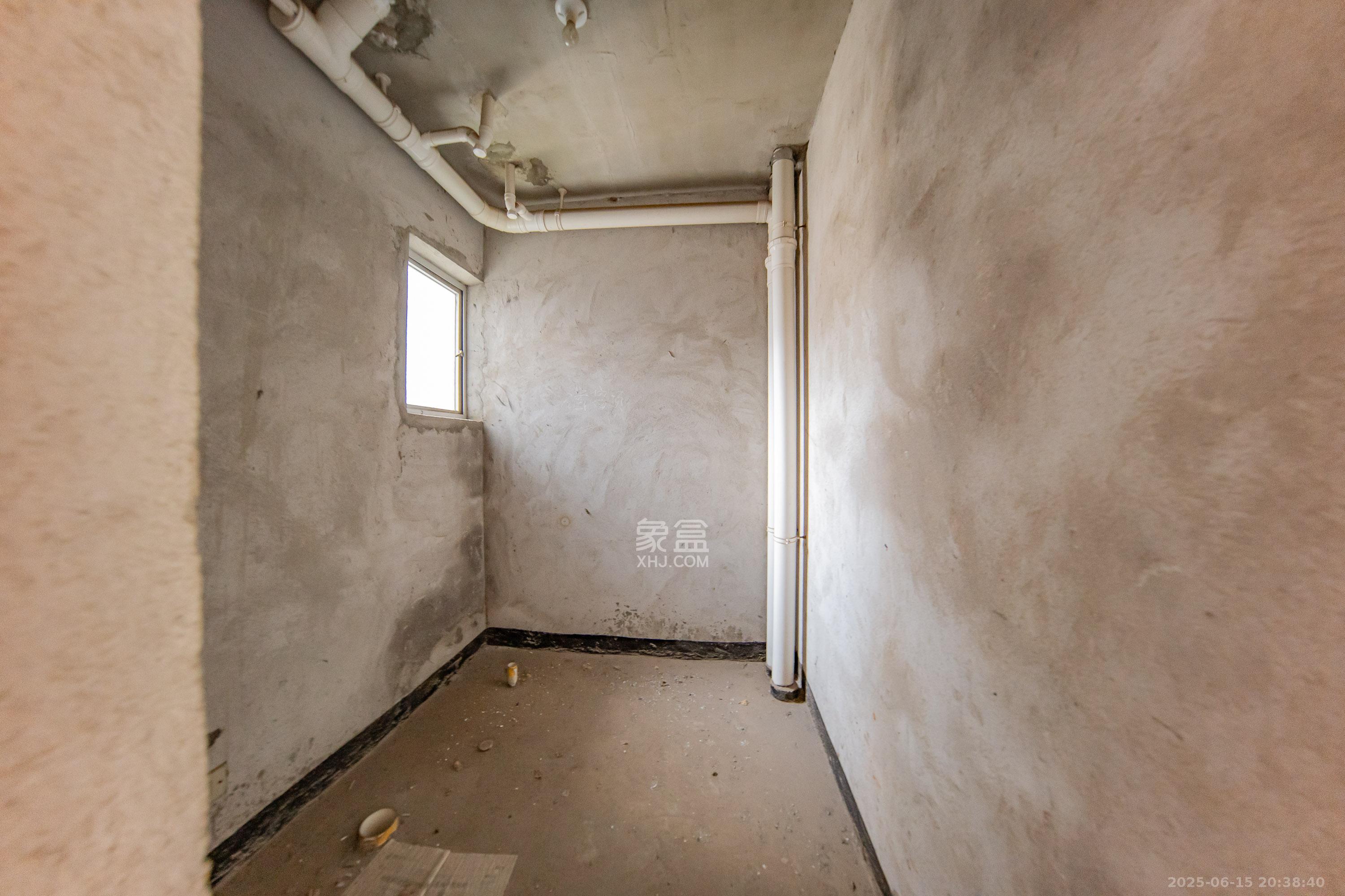 含浦家苑 3室2厅2卫 68.0万 含浦家苑 3室2厅2卫 68.0万卫生间