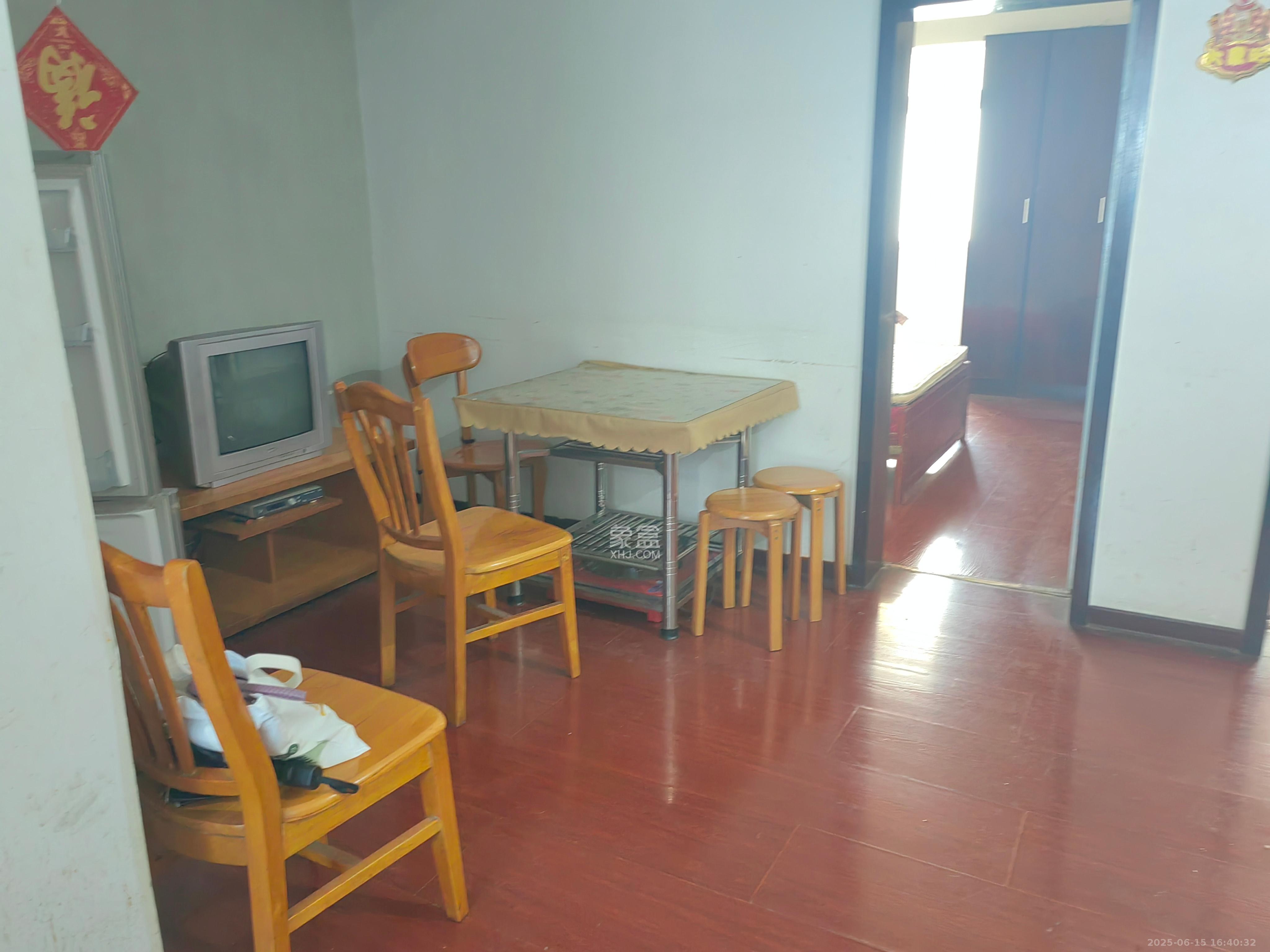 化工宿舍 2室1厅1卫 1800.0元/月 化工宿舍 2室1厅1卫 1800.0元/月室内图