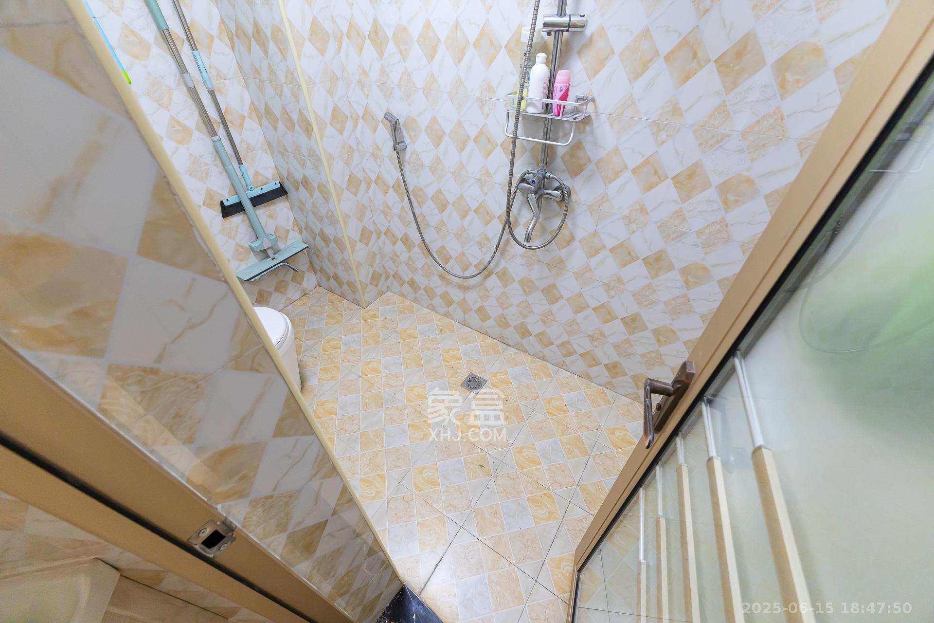 勤诚达新界  3室2厅1卫    80.0万 勤诚达新界  3室2厅1卫    80.0万卫生间