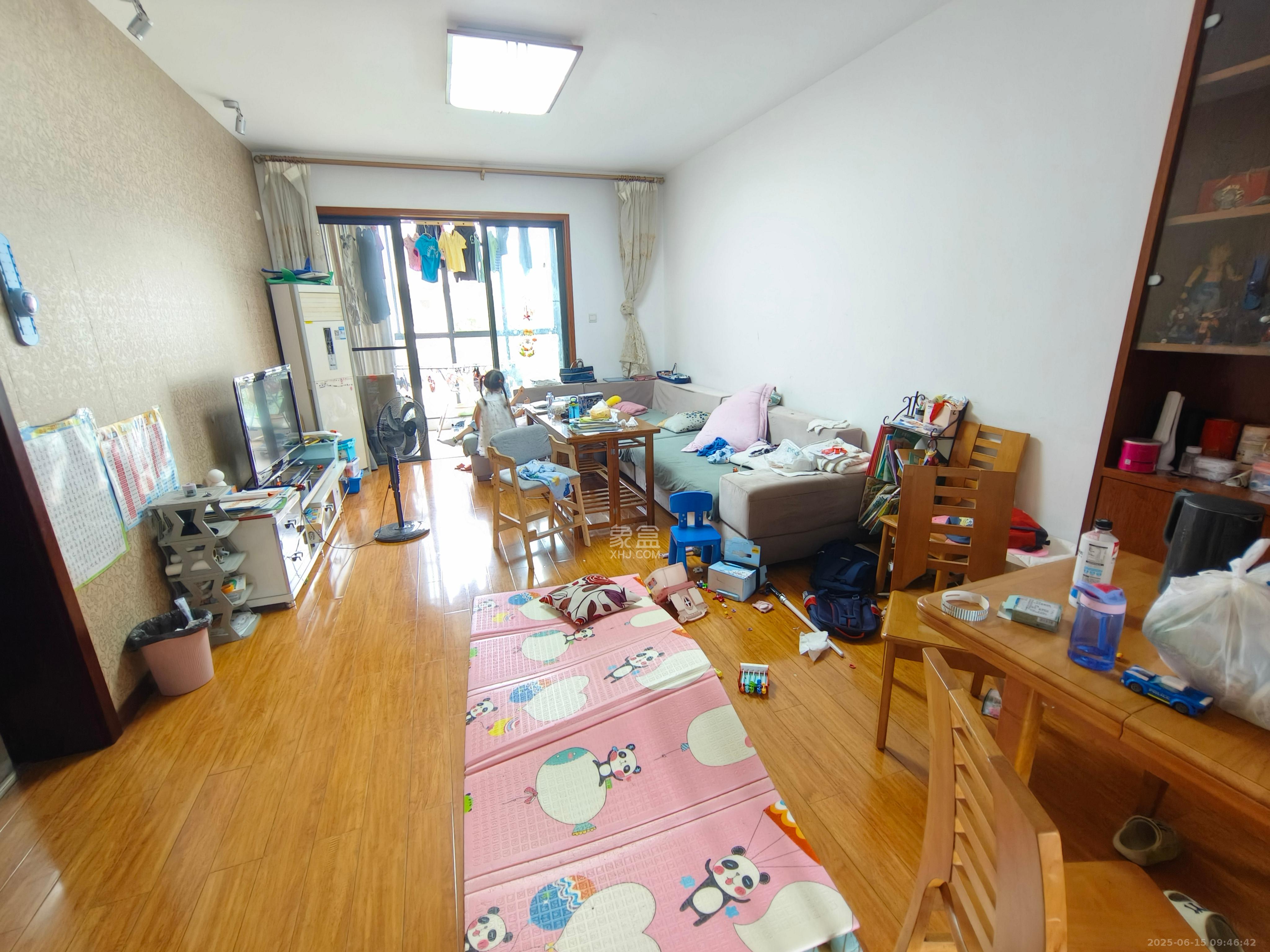 阳光100三期  2室2厅1卫    2300.0元/月