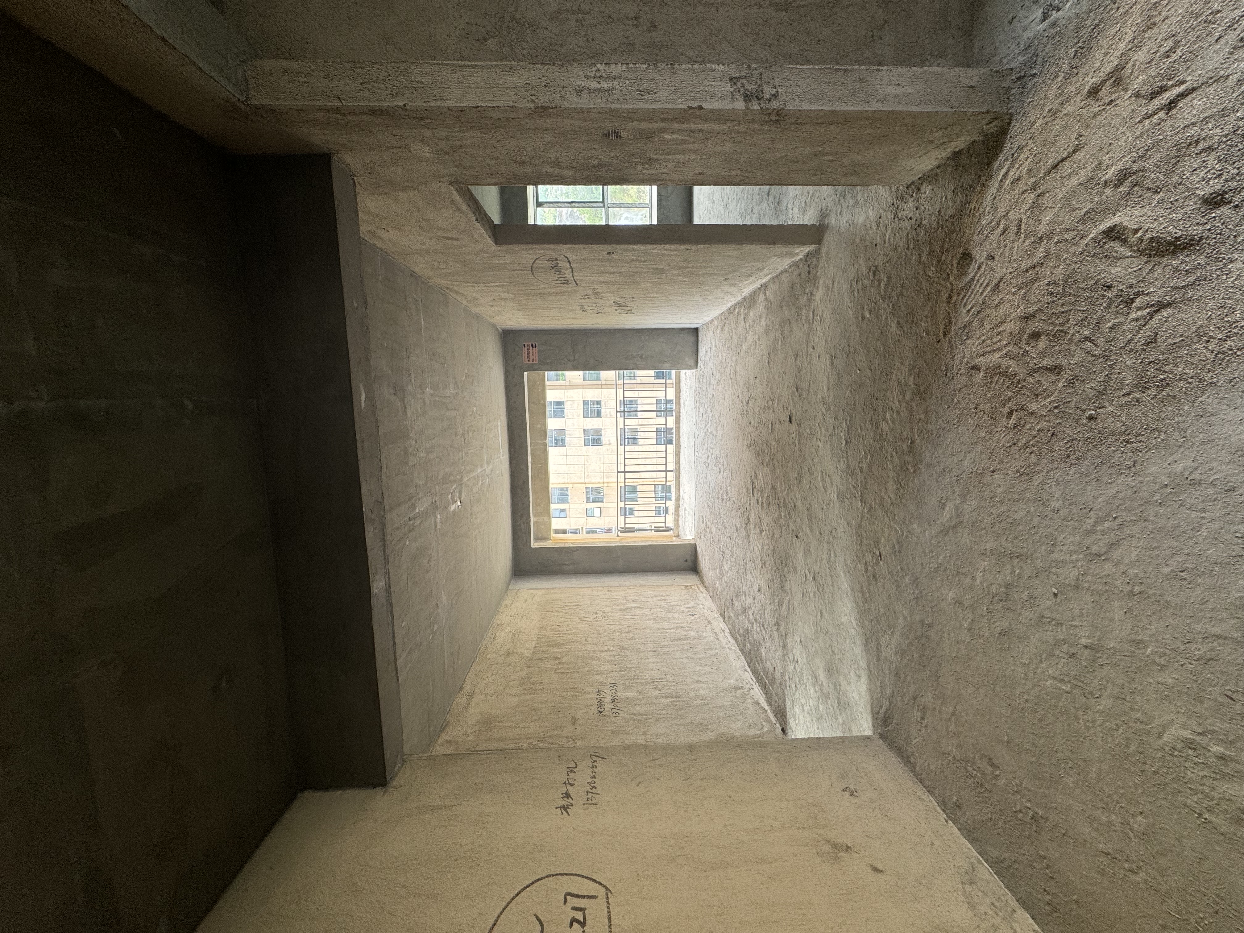 和泰家园 3室2厅2卫 49.8万 和泰家园 3室2厅2卫 49.8万客厅