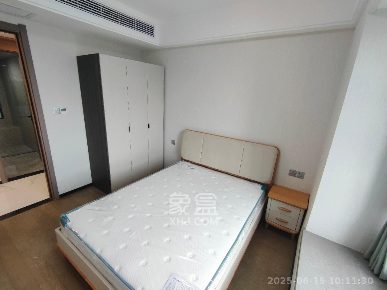 中海麓山境南区  3室2厅2卫   3200.00元/月室内图